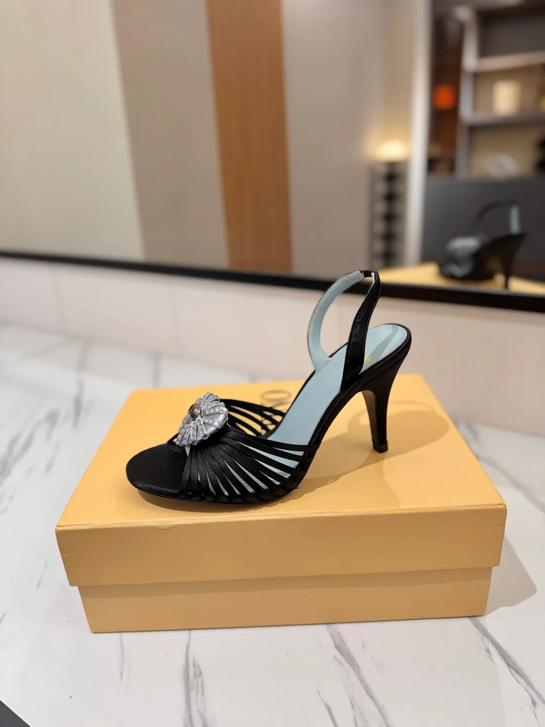 Босоножки Женские Valentino 18134886