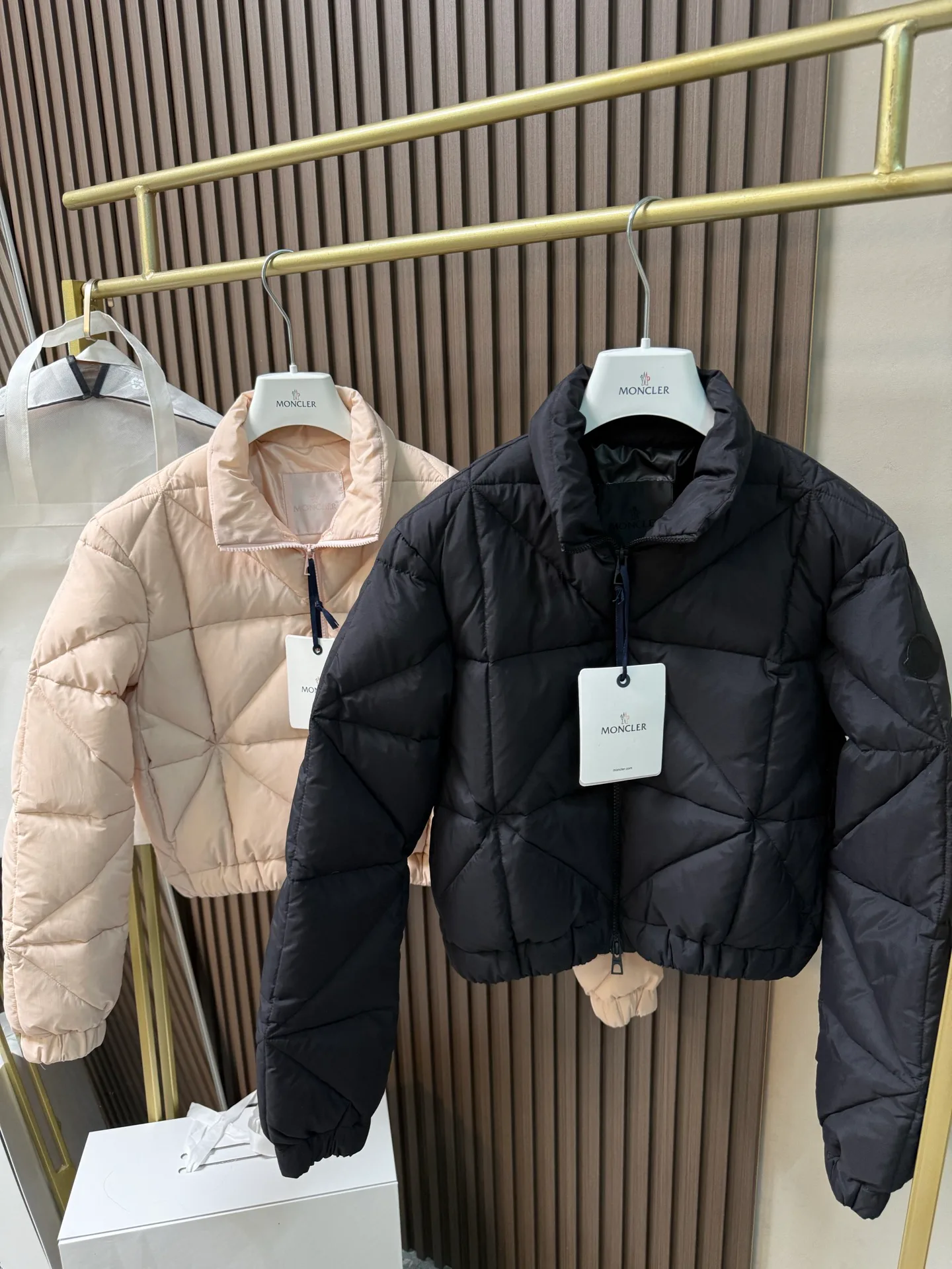 Куртки И Пуховики Женские Moncler 18825231