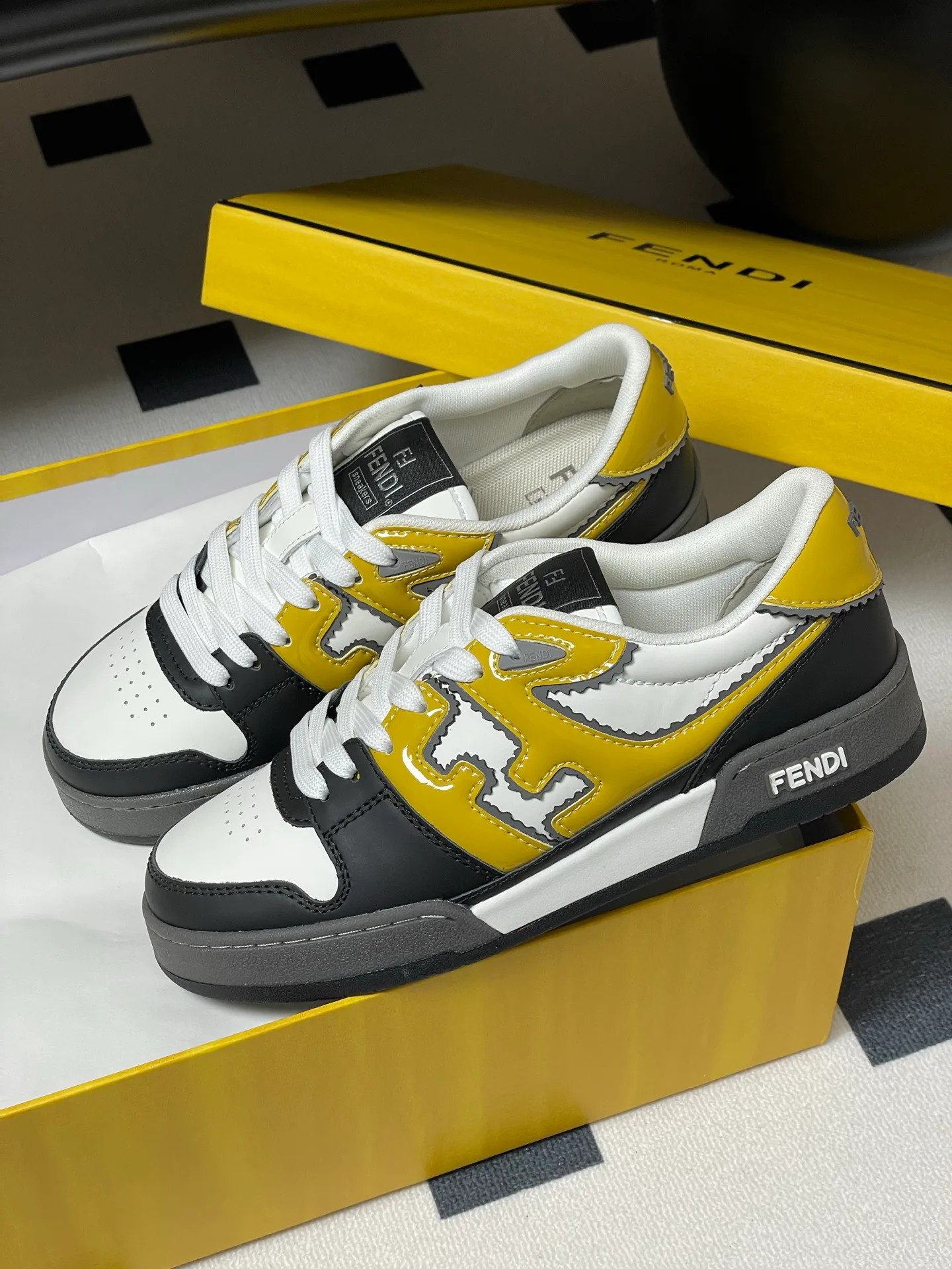 Кроссовки Мужские Fendi 28323