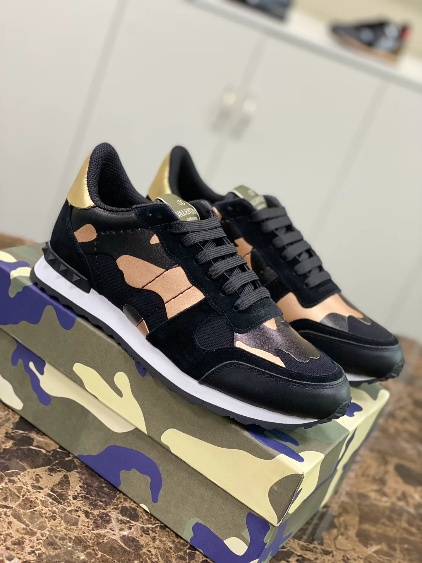 Кроссовки Женские Valentino 10736452