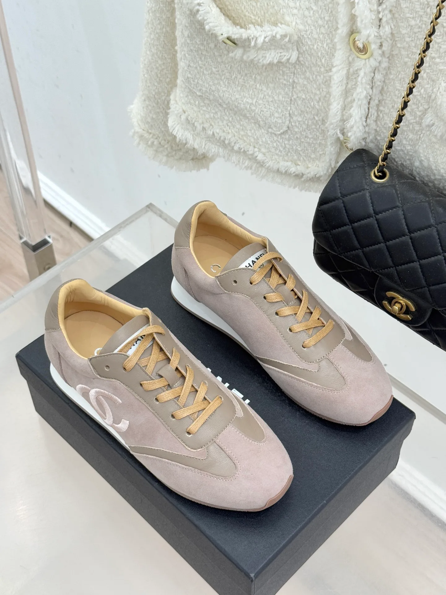 Кроссовки Женские Chanel 5605745