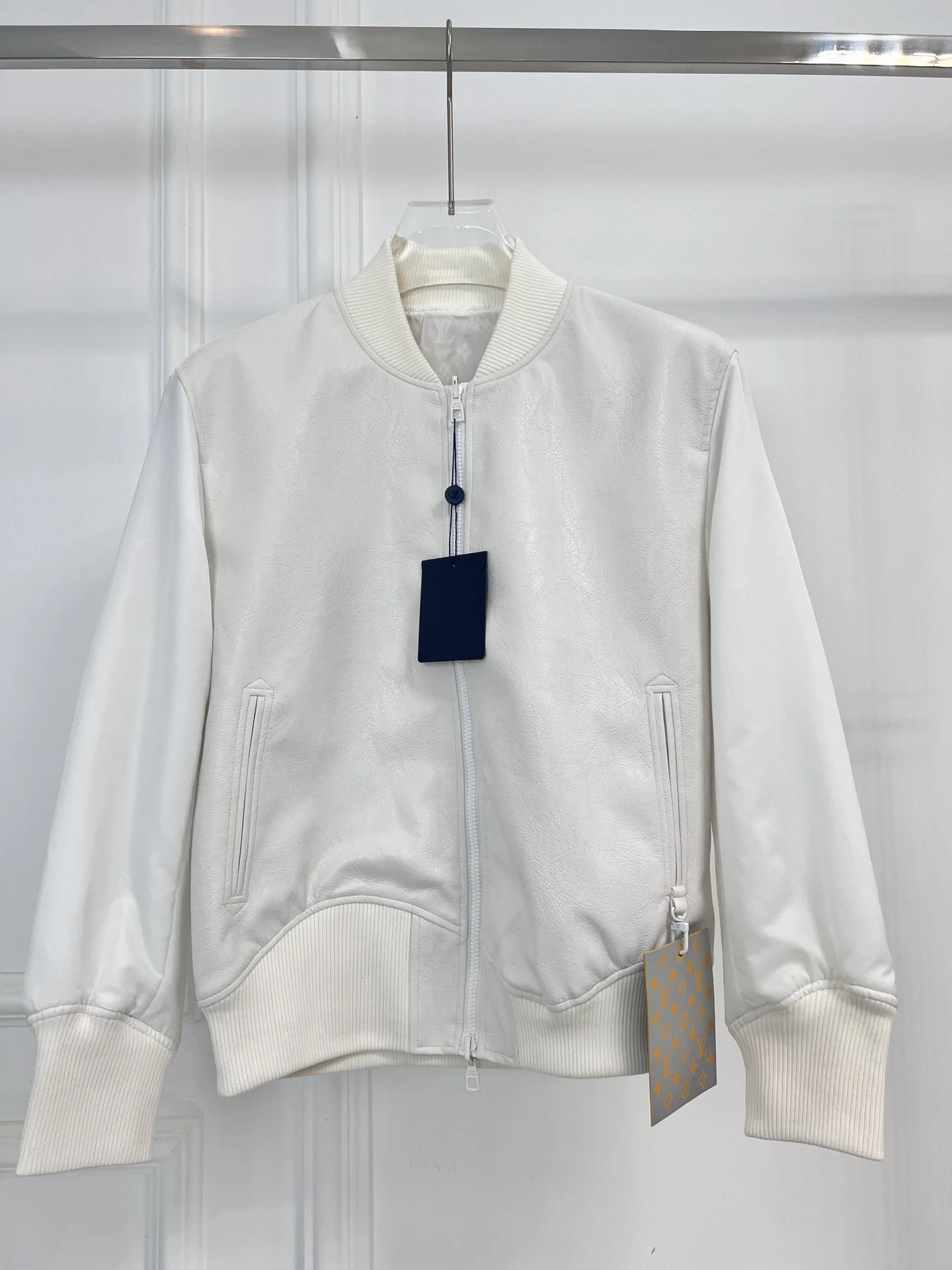 Куртки Женские Louis Vuitton Куртки Женские Louis Vuitton