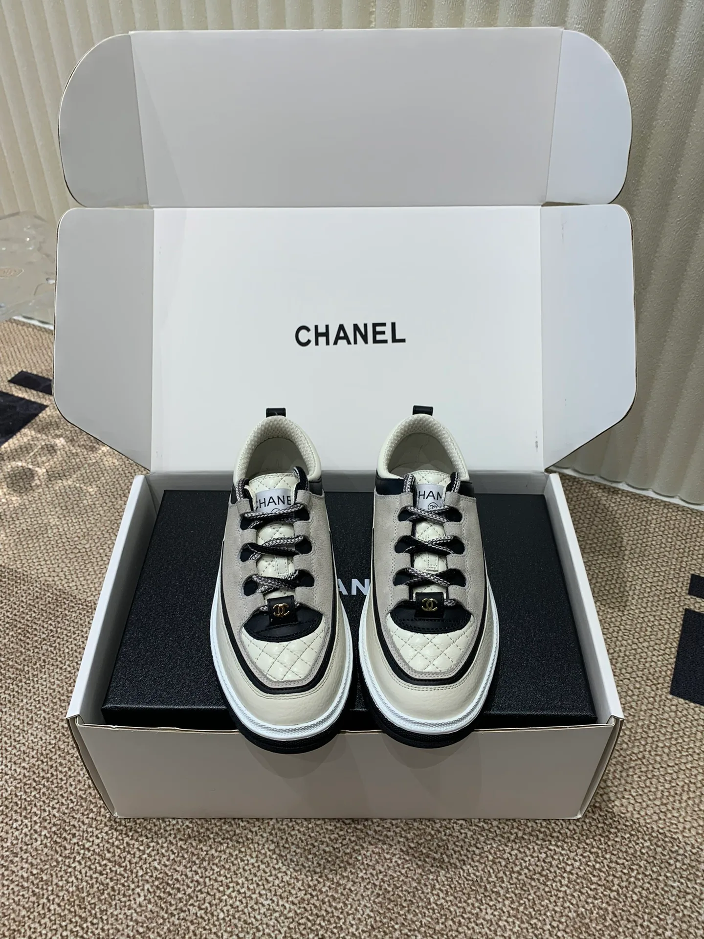 Кроссовки Женские Chanel 18677743