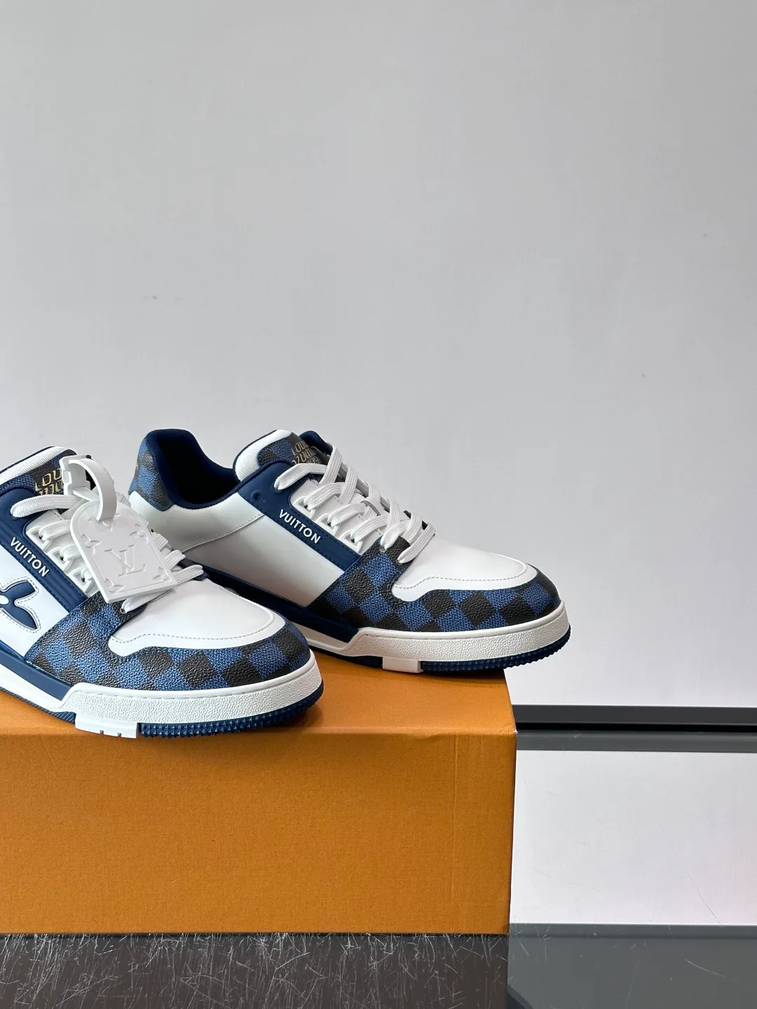 Кроссовки Мужские Louis Vuitton 13330533
