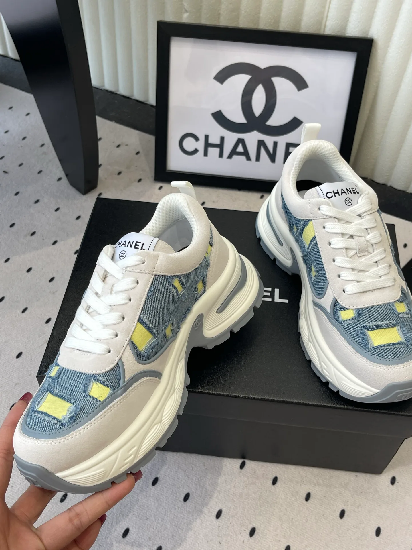 Кроссовки Женские Chanel 17769664