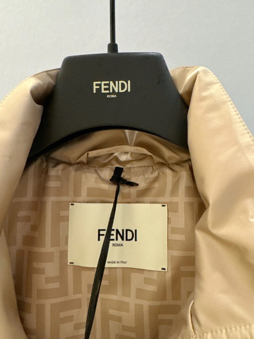 Куртки Женские Fendi Куртки Женские Fendi