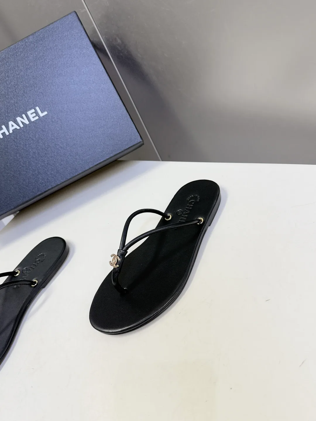 Шлепанцы Женские Chanel 11677226