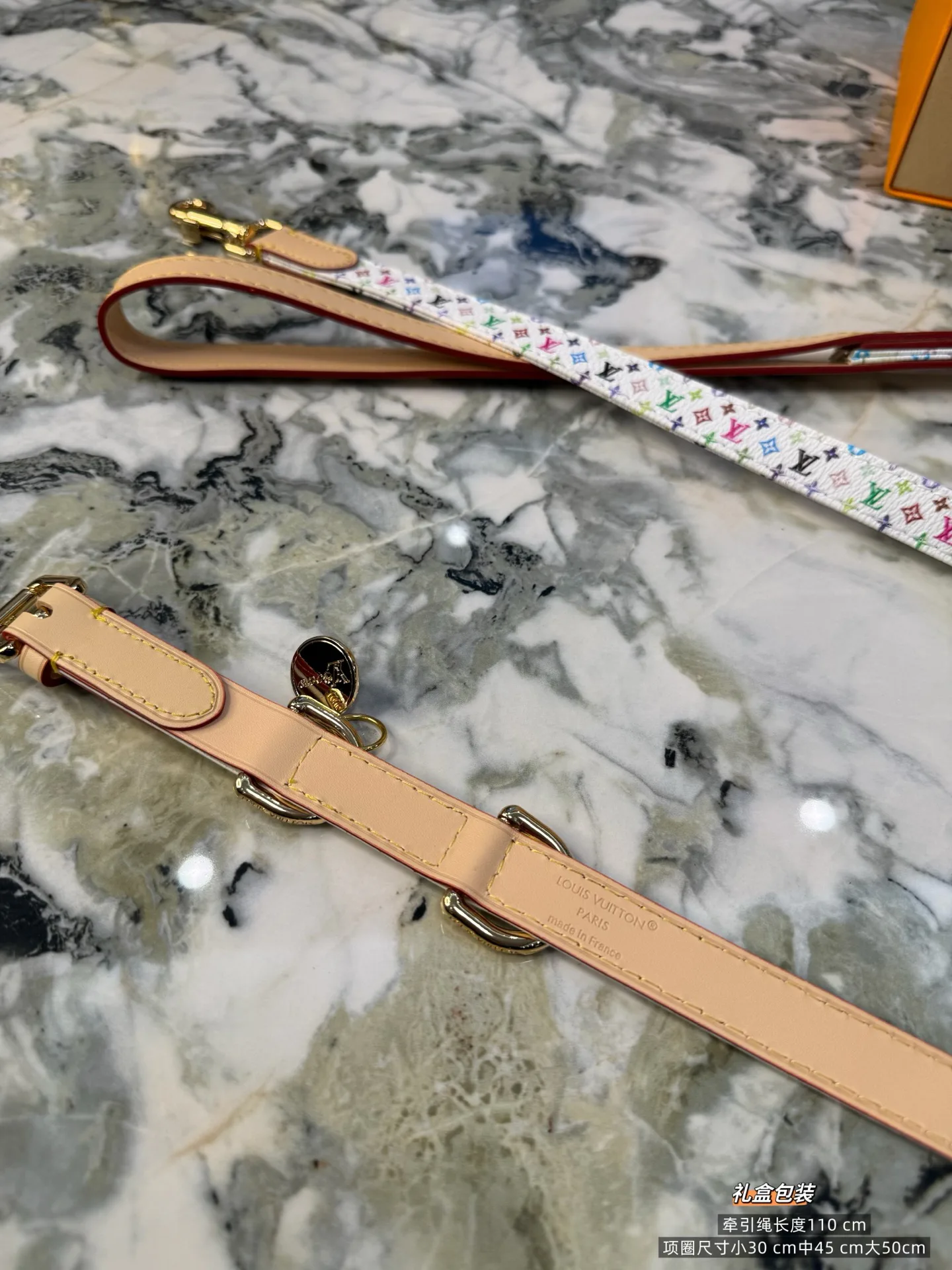 Текстиль Louis Vuitton 11888359