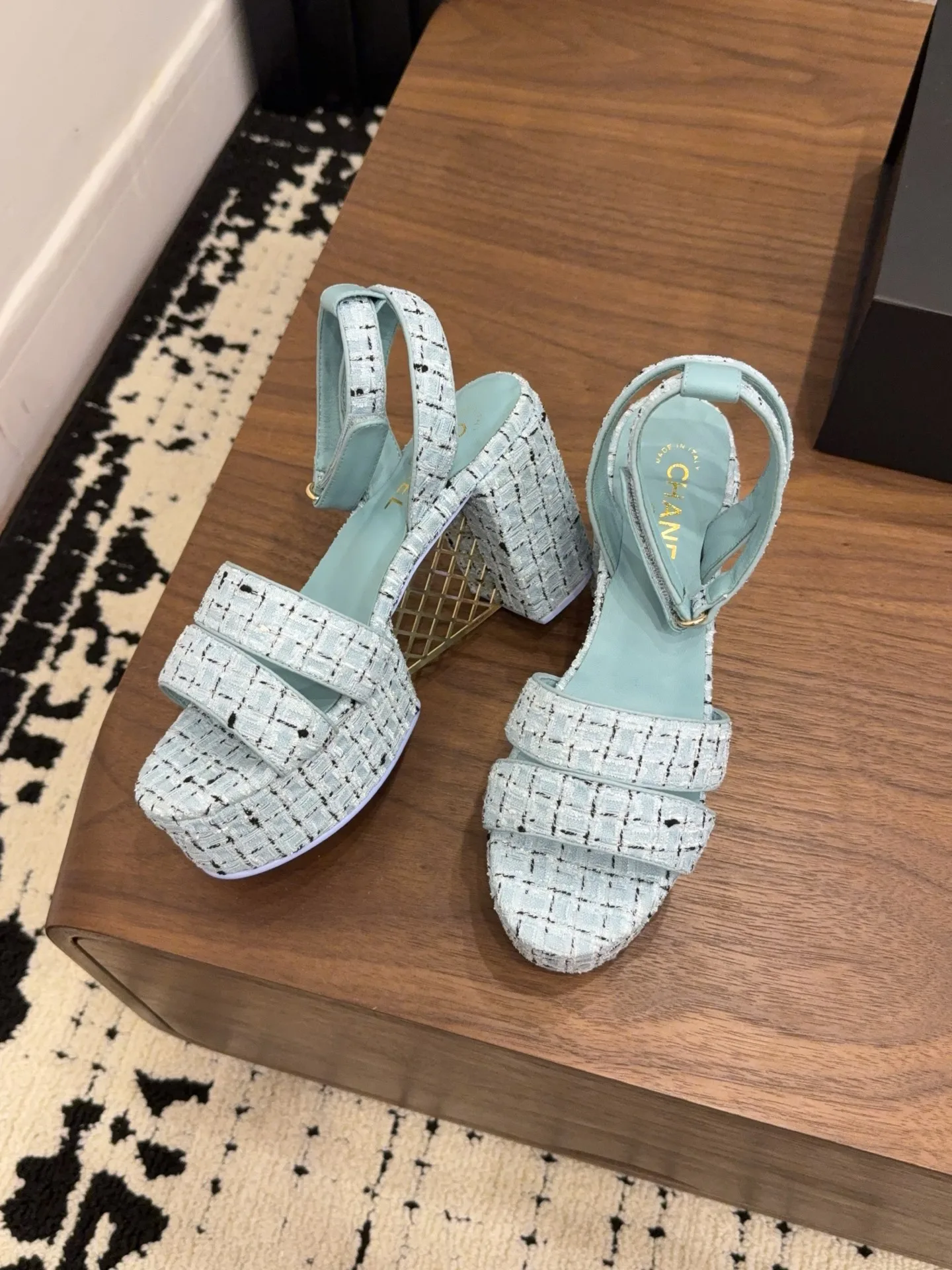 Сандалии Женские Chanel 10807687