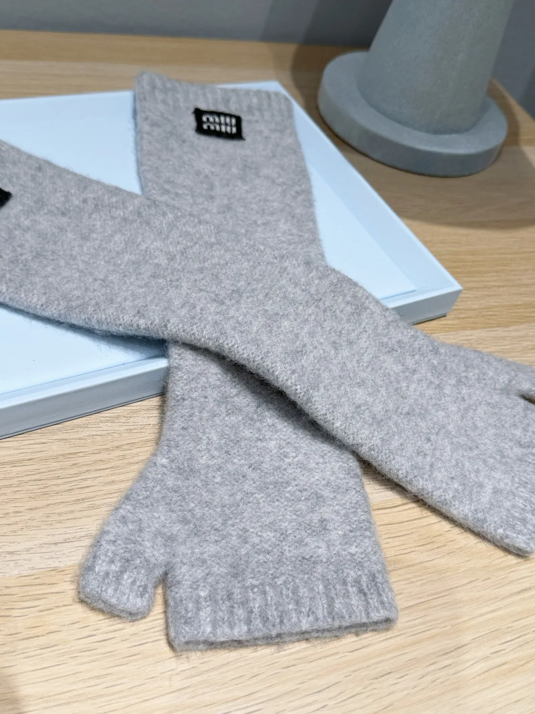 Перчатки Miu Miu 869557