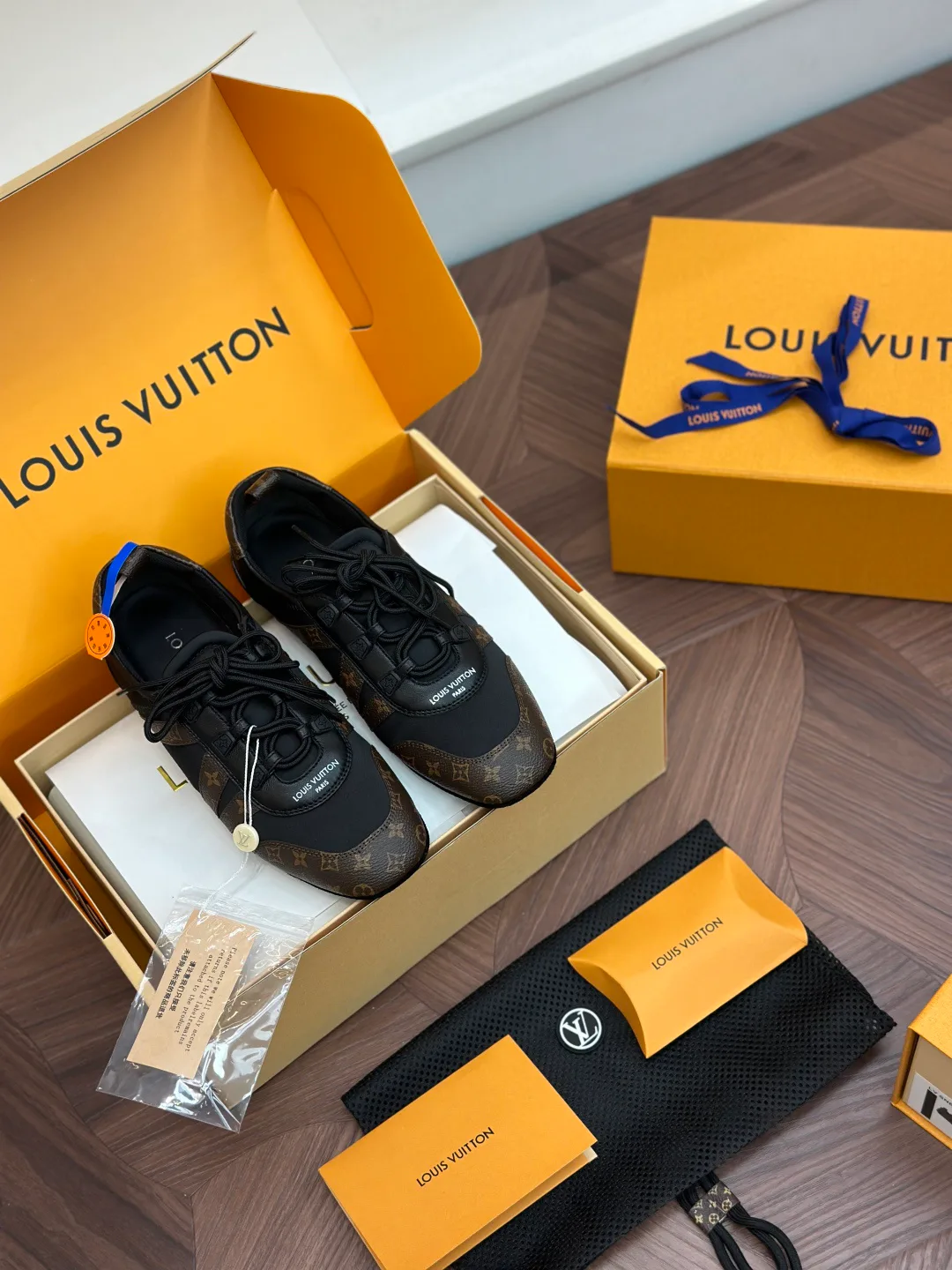 Кроссовки Женские Louis Vuitton 19480033
