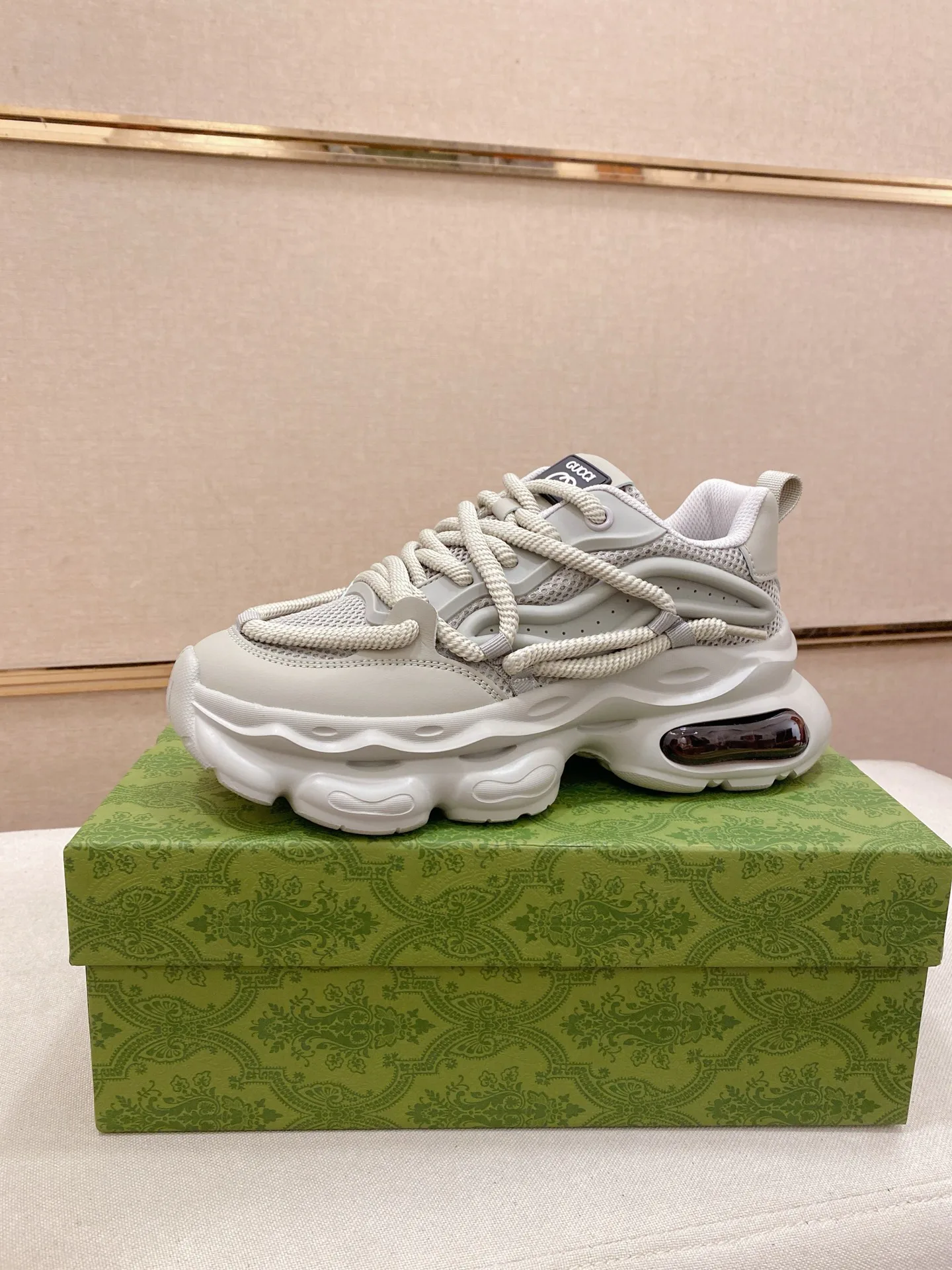 Кроссовки Женские Gucci 211536