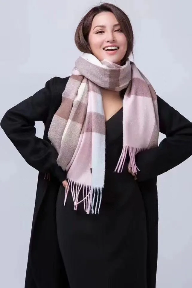 Шарфы Burberry 18675479