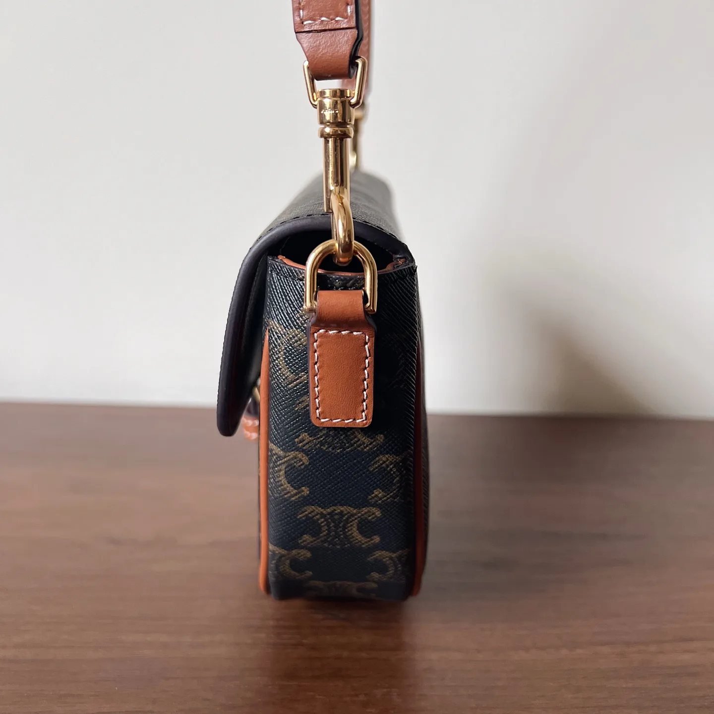 Сумки На Ремне Женские Celine 245380