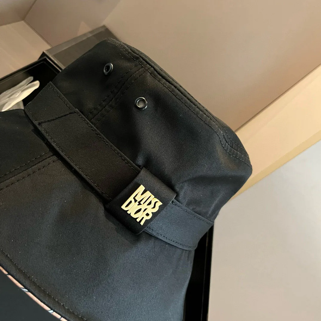 Головные Уборы Christian Dior 18896