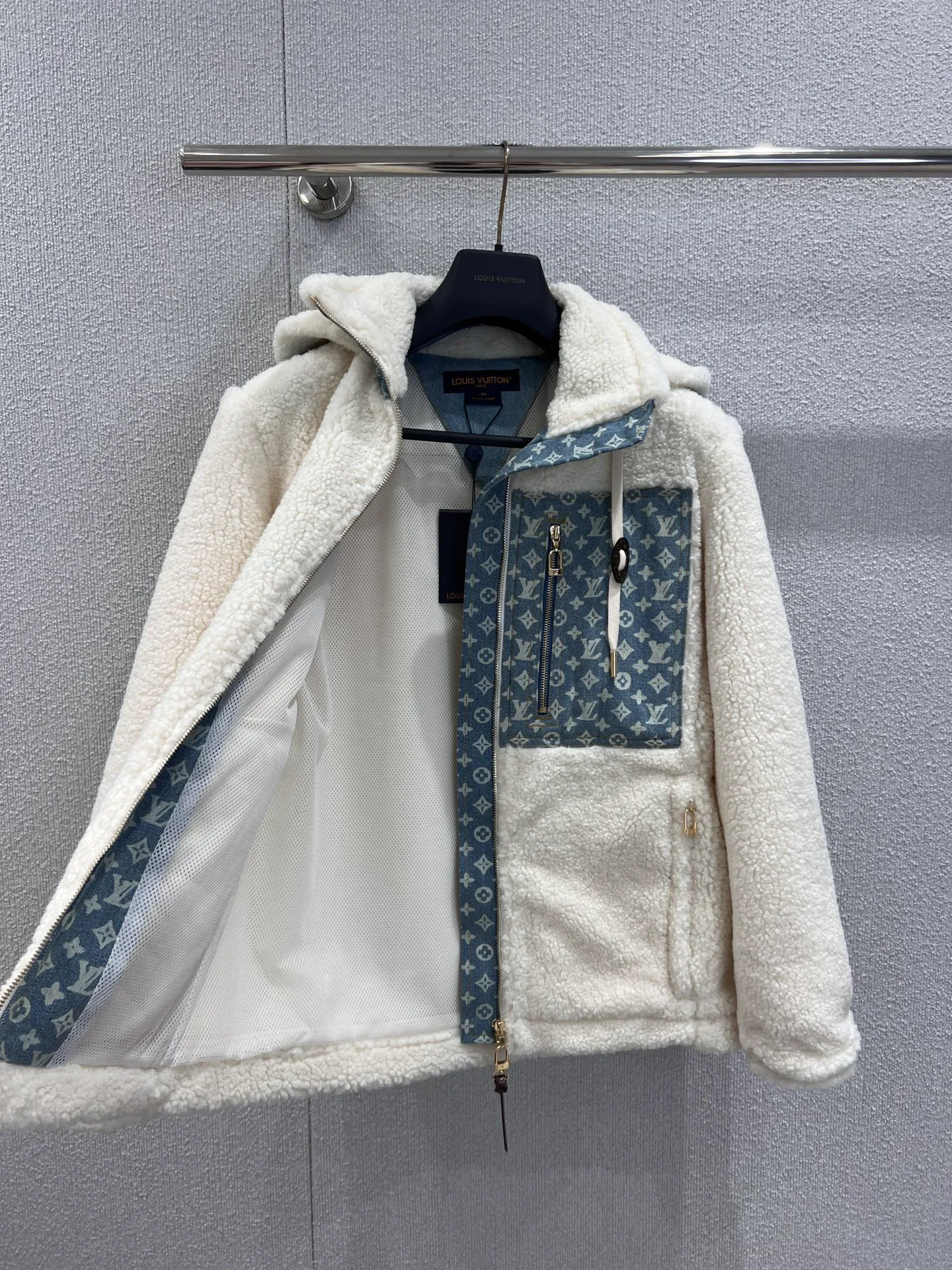 Куртки И Пуховики Женские Louis Vuitton 566386