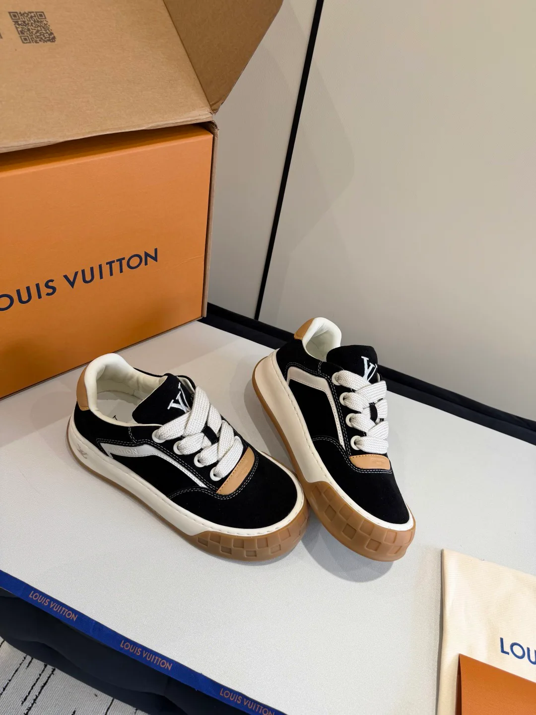 Кроссовки Мужские Louis Vuitton 979337