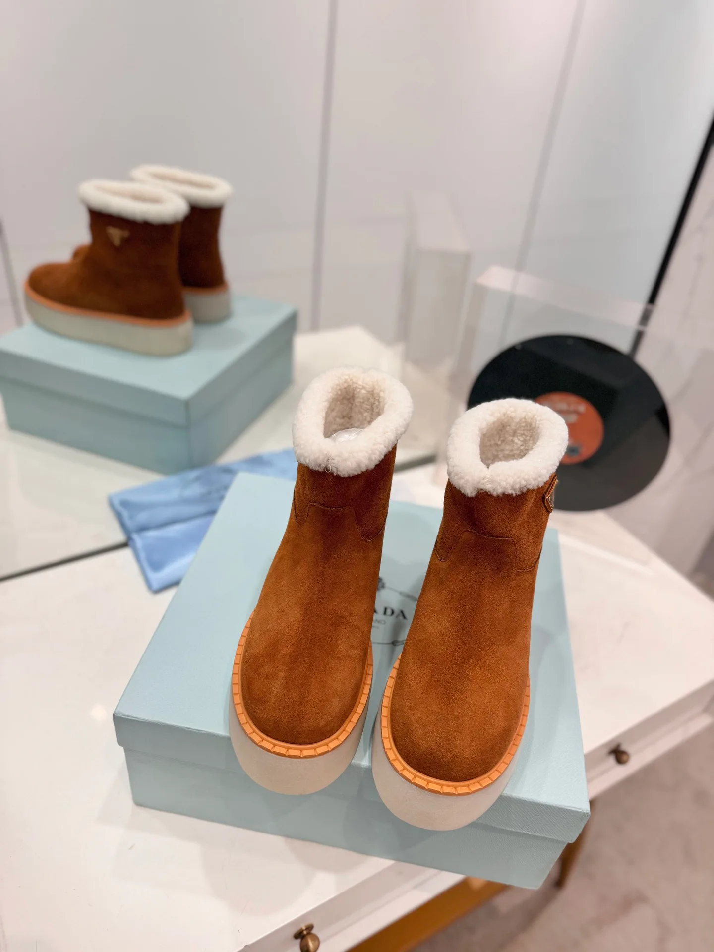 Угги Женские Prada 19047328