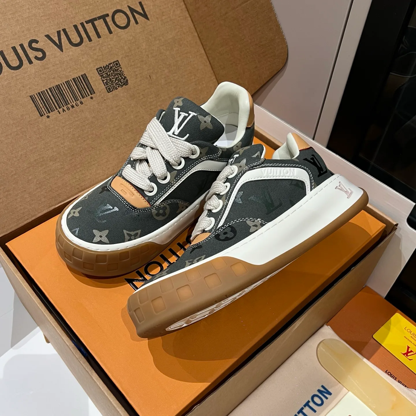 Кроссовки Женские Louis Vuitton 1412743