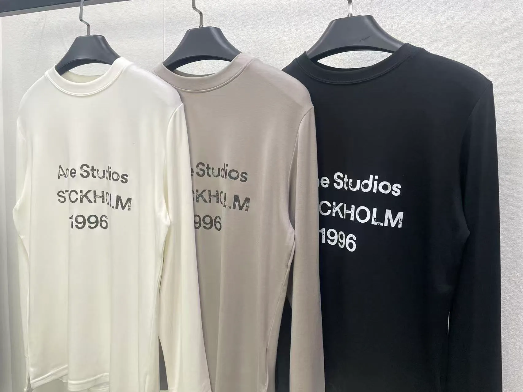 Футболки Женские Acne Studios 17561578