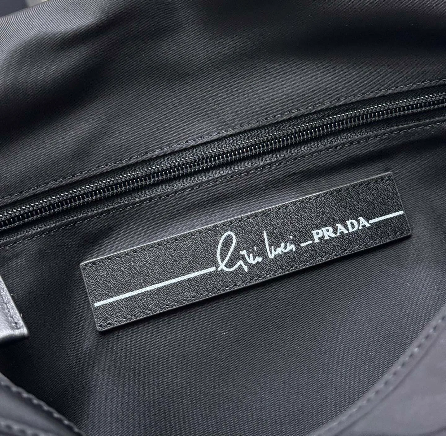 Сумки На Ремне Женские Prada 11682097