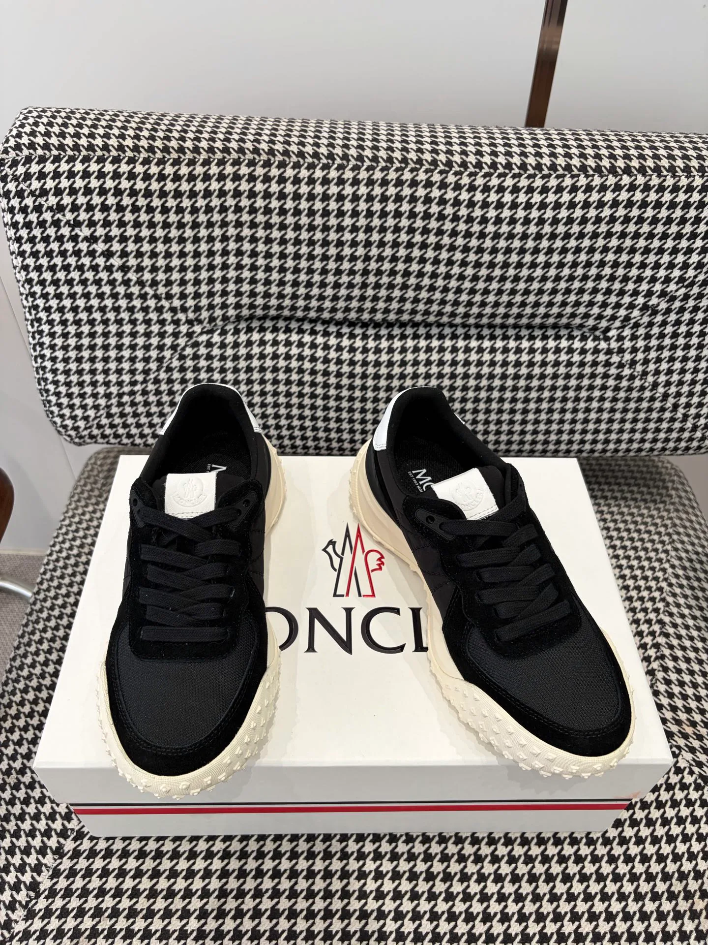Кроссовки Женские Moncler 19081255