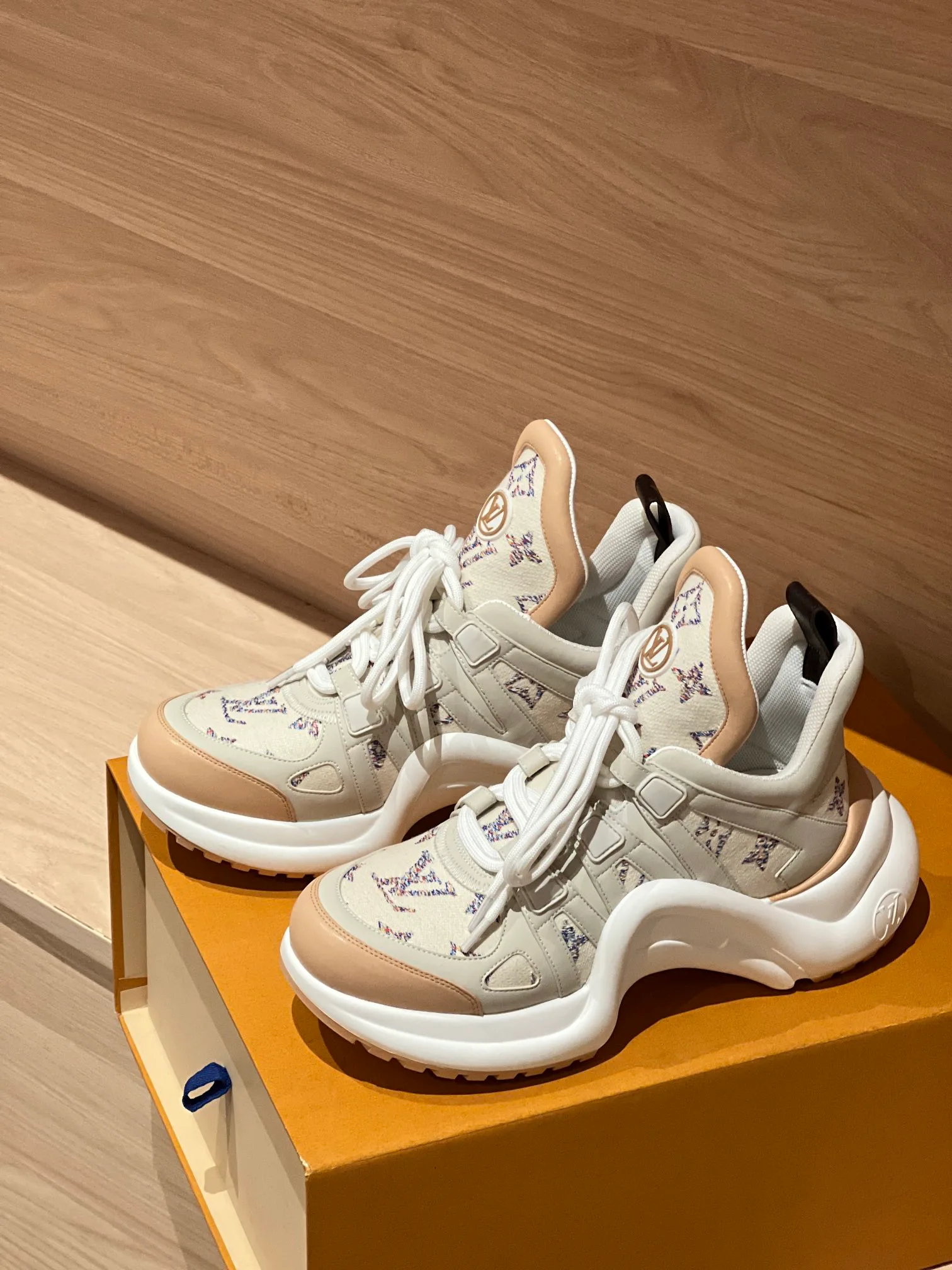 Кроссовки Женские Louis Vuitton 371402