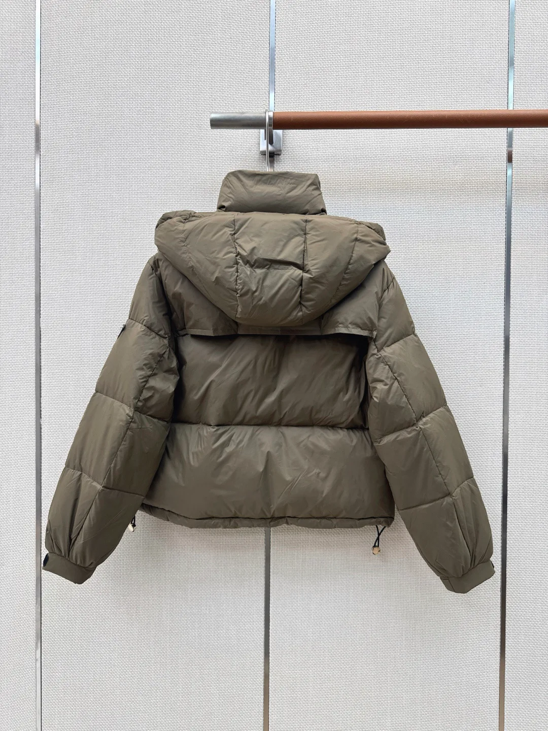 Куртки И Пуховики Женские Prada 18398213