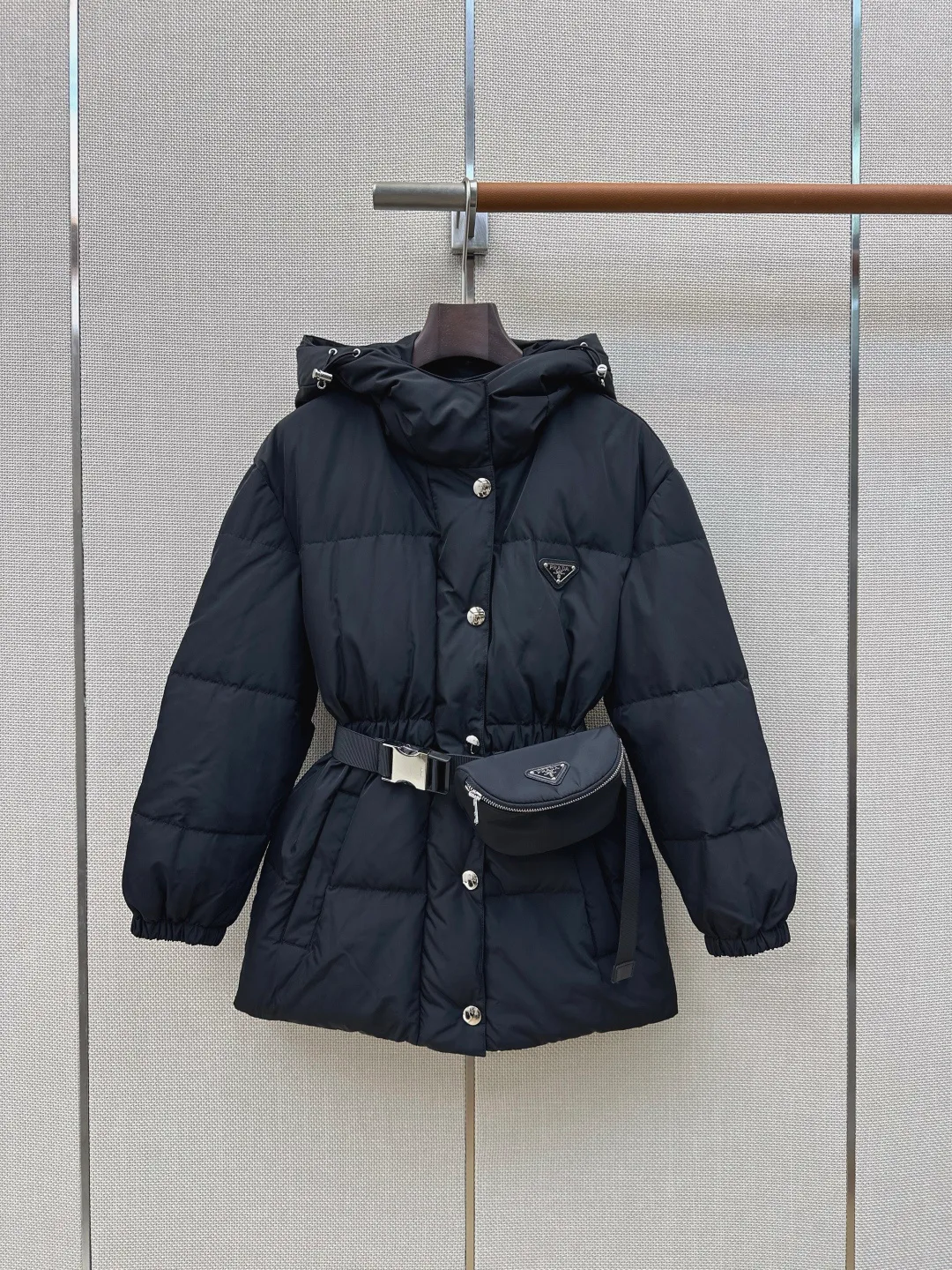 Куртки И Пуховики Женские Prada 17984608