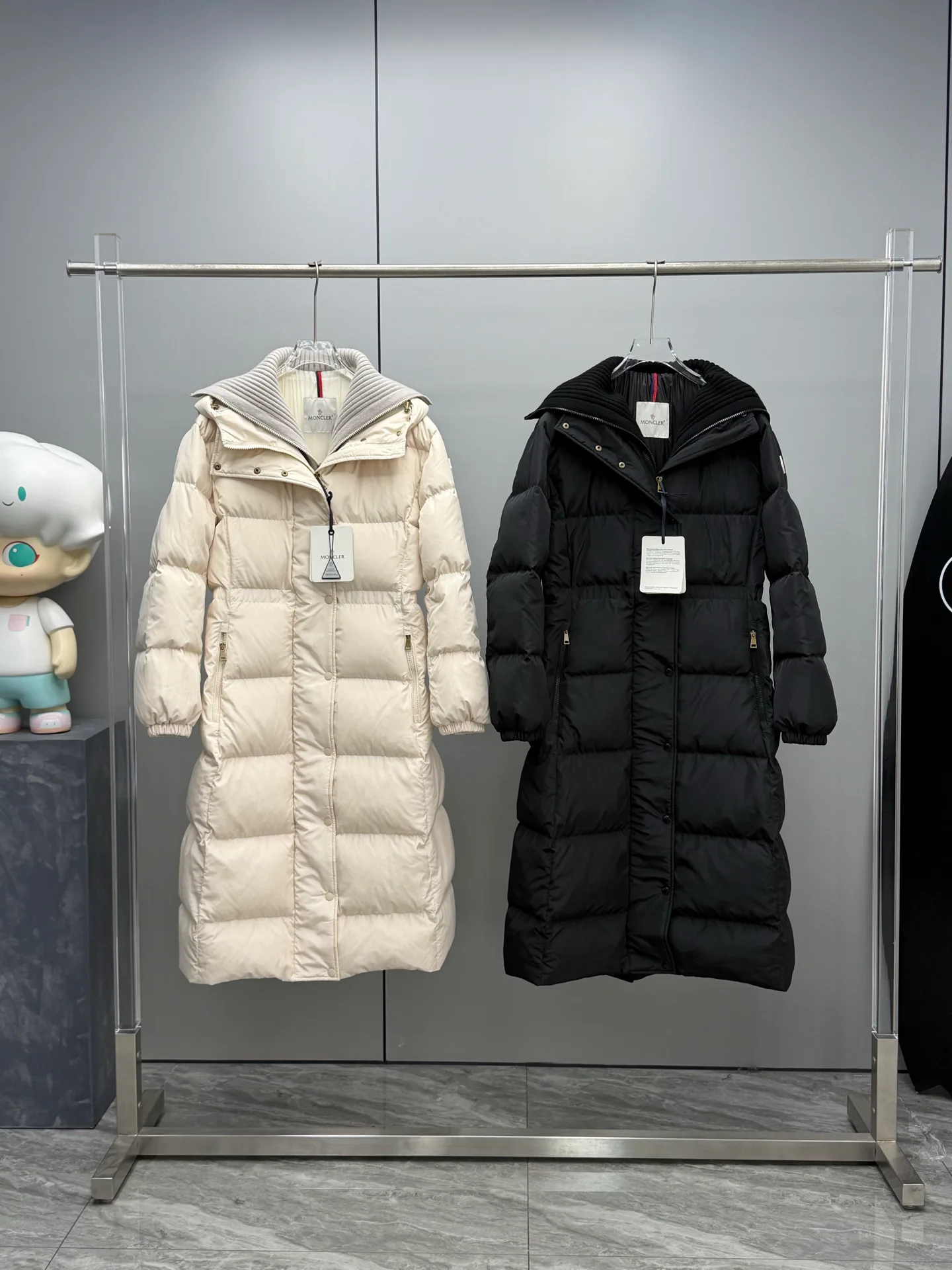 Куртки И Пуховики Женские Moncler 18111777