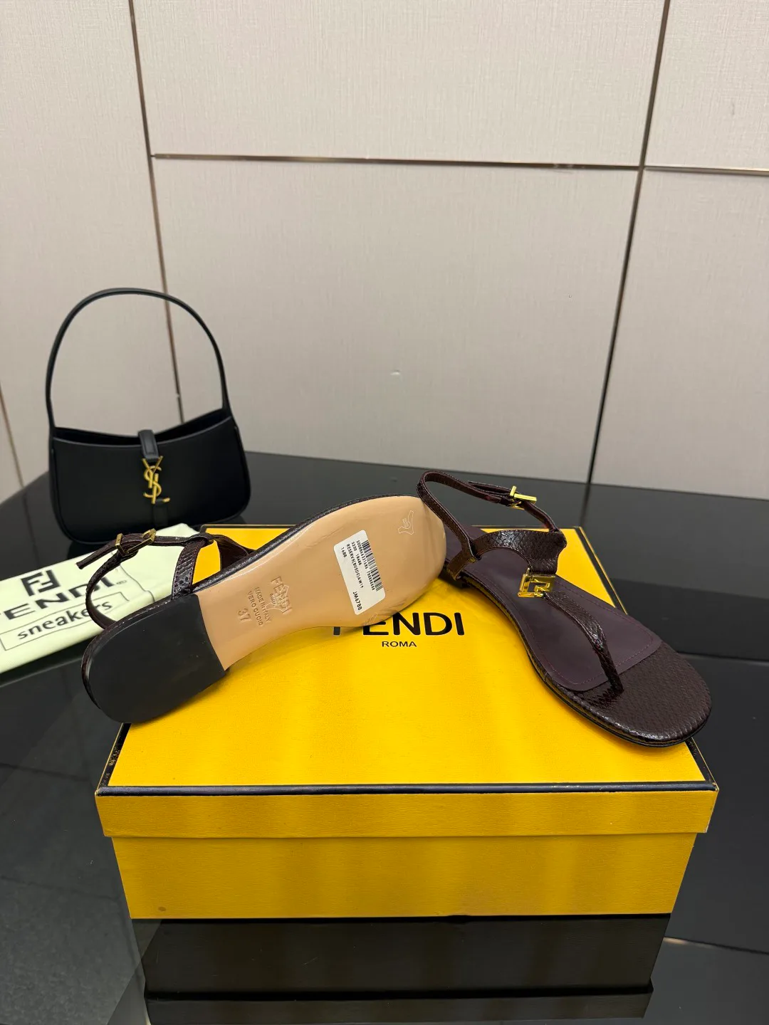 Сандалии Женские Fendi 5052107