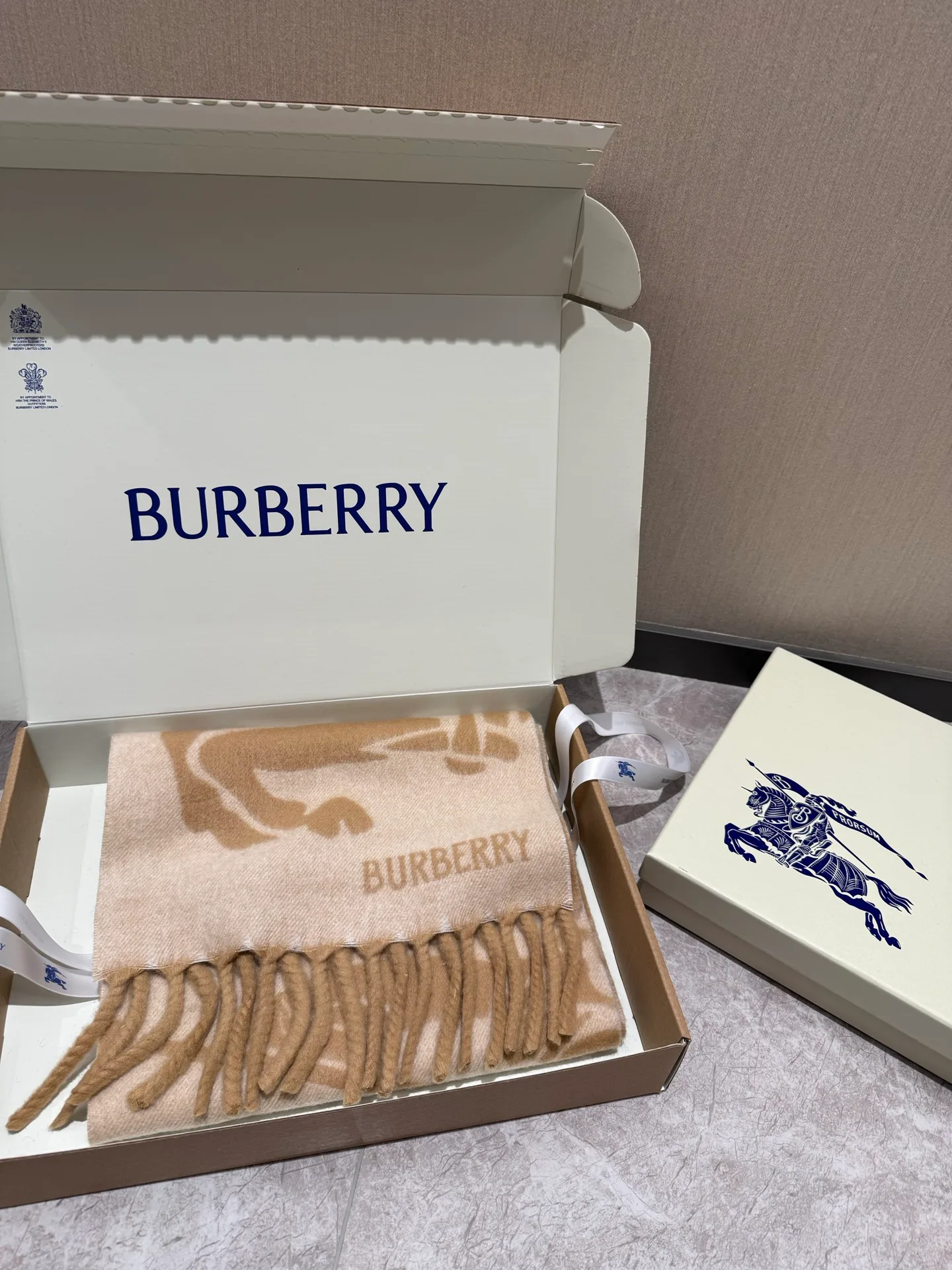 Шарфы Burberry 18626967