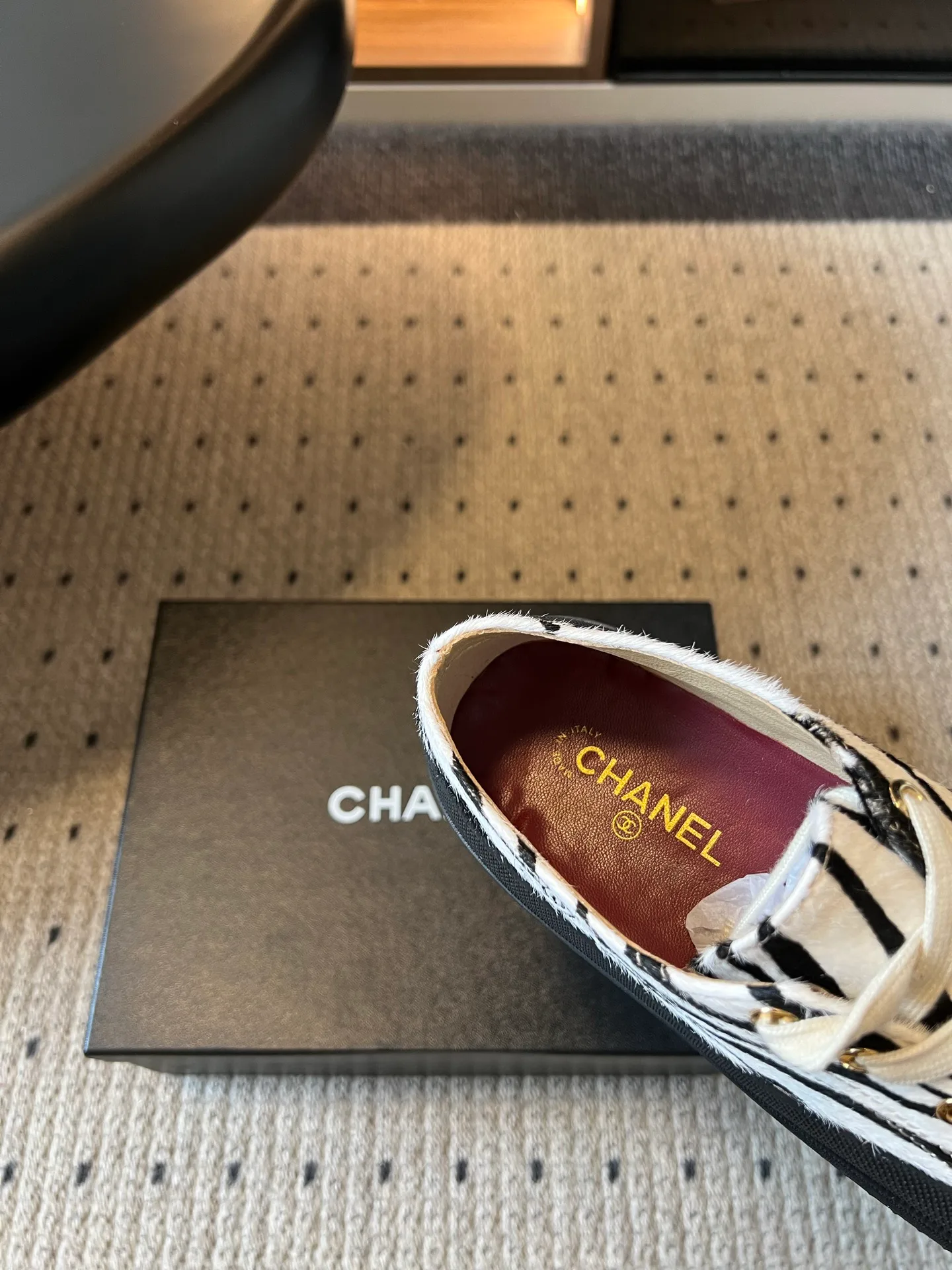 Кроссовки Женские Chanel 18137085