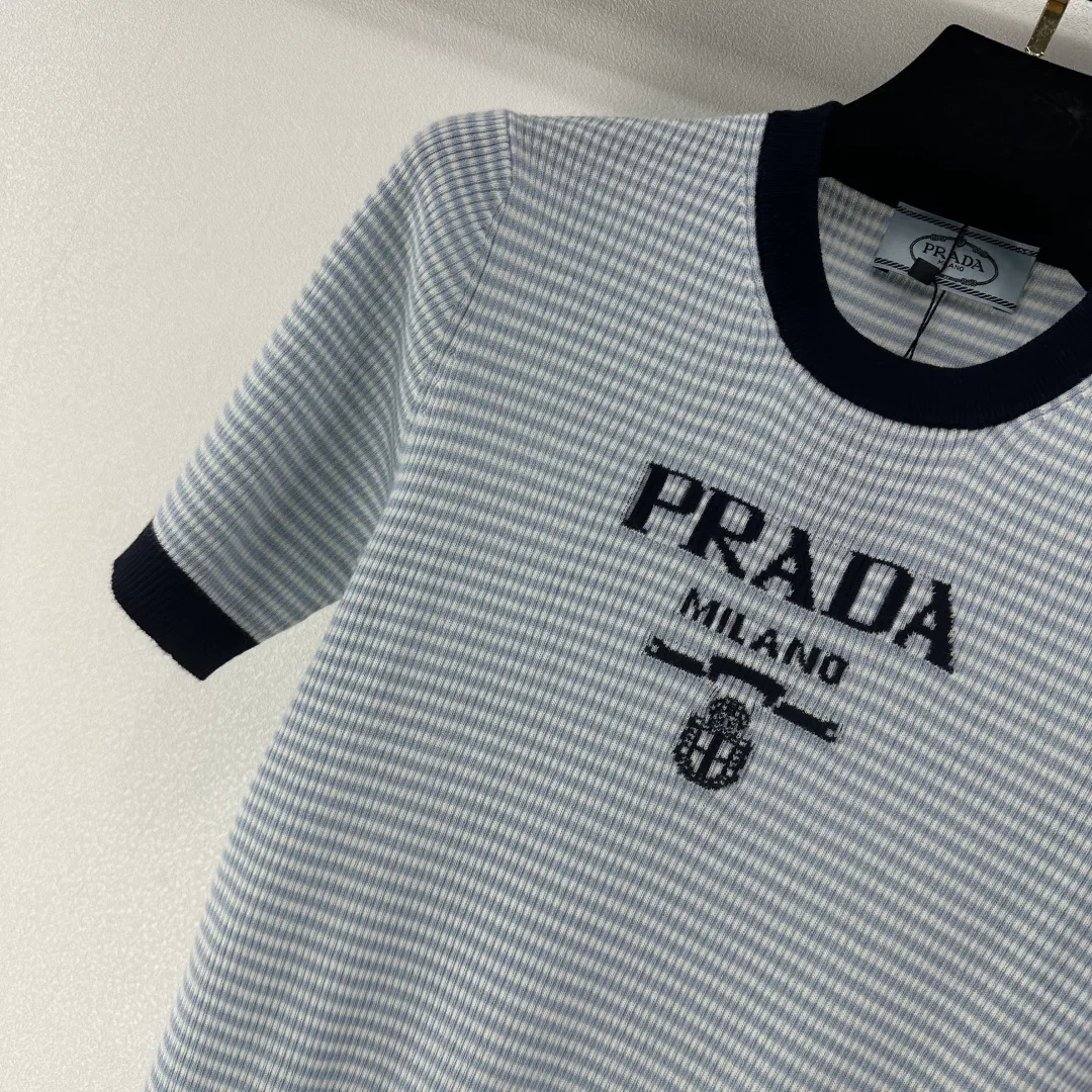 Футболки Женские Prada 13101449