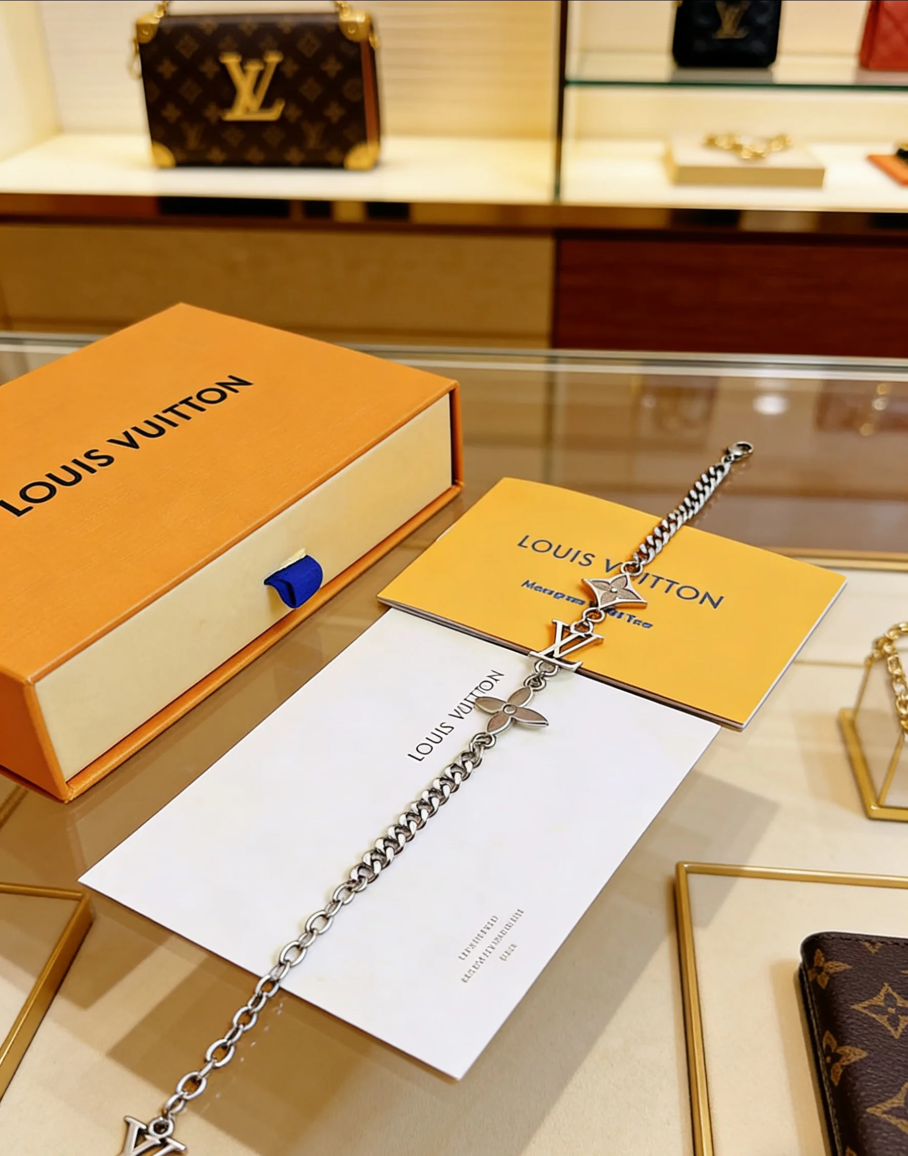 Бижутерия Louis Vuitton 11755903