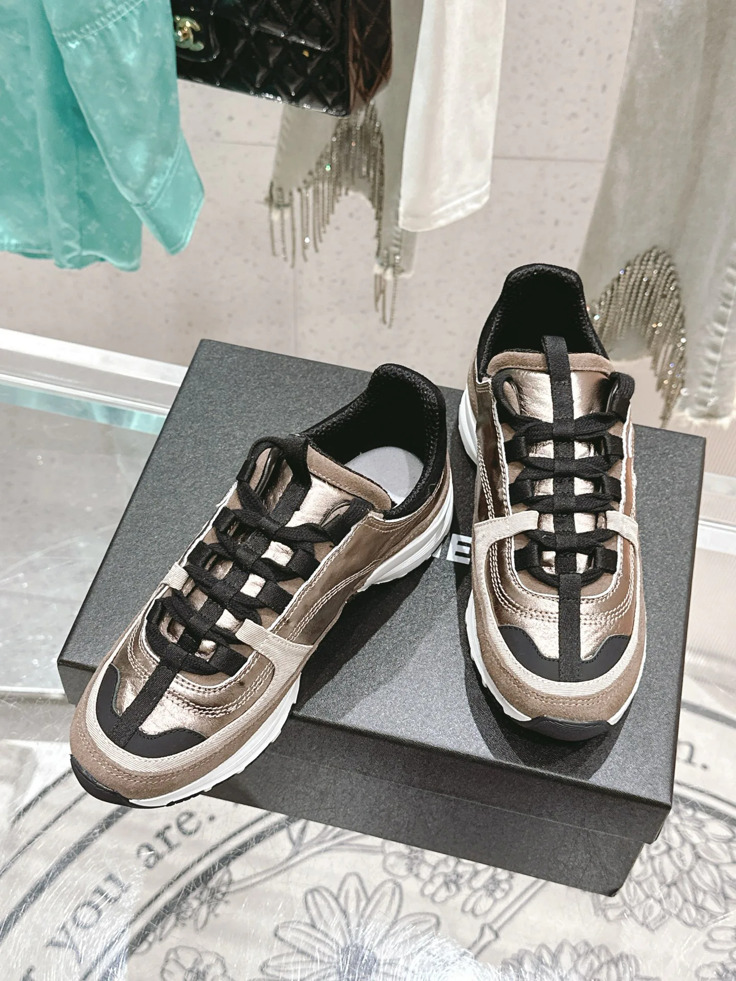 Кроссовки Женские Chanel 11405146