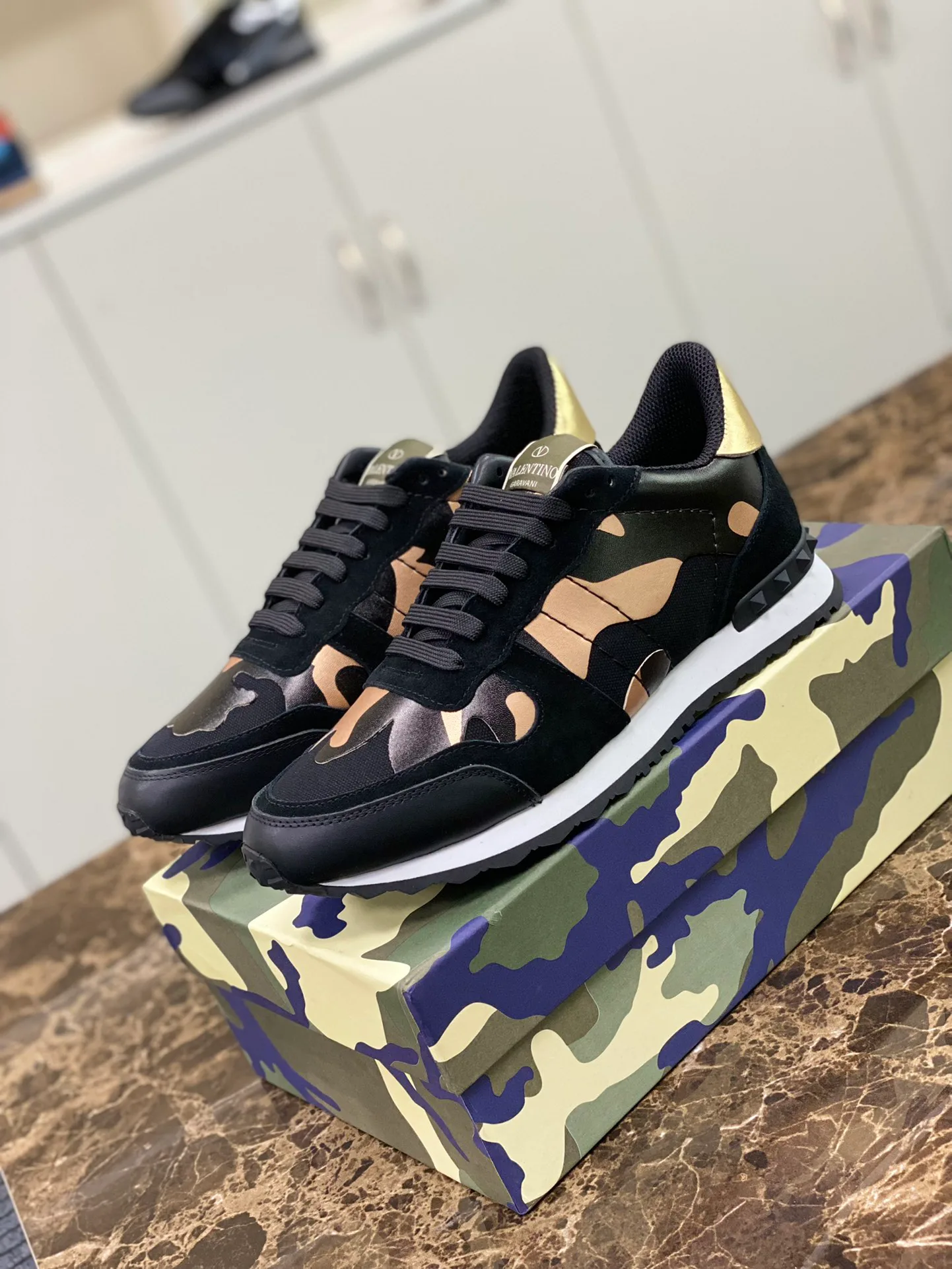 Кроссовки Женские Valentino 10736452