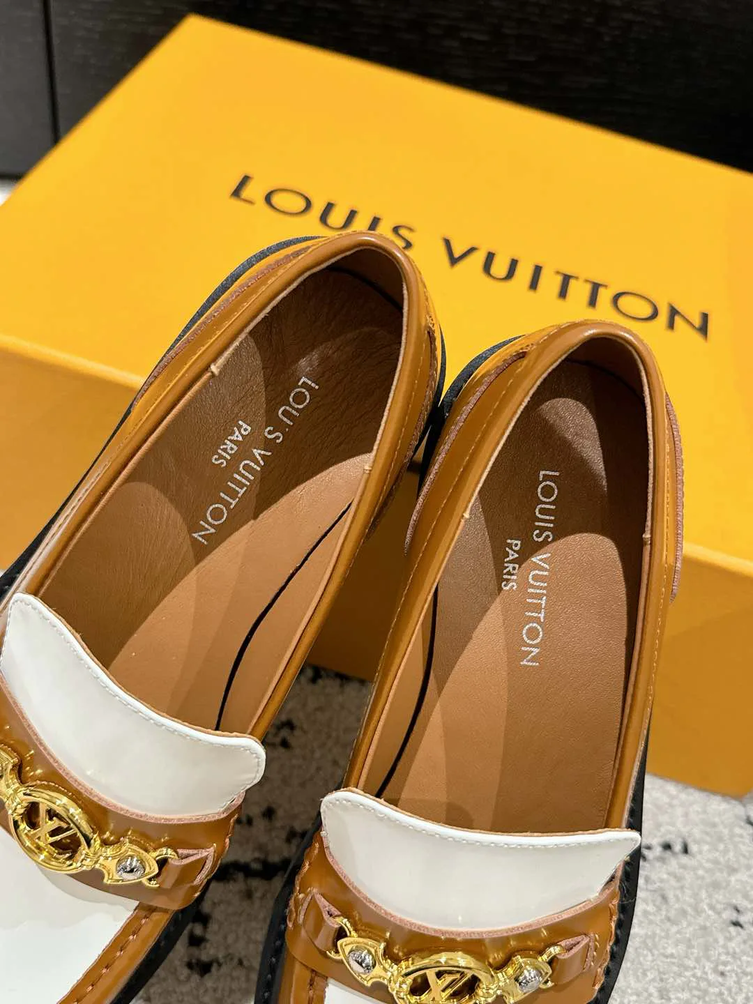 Лоферы Женские Louis Vuitton 2832