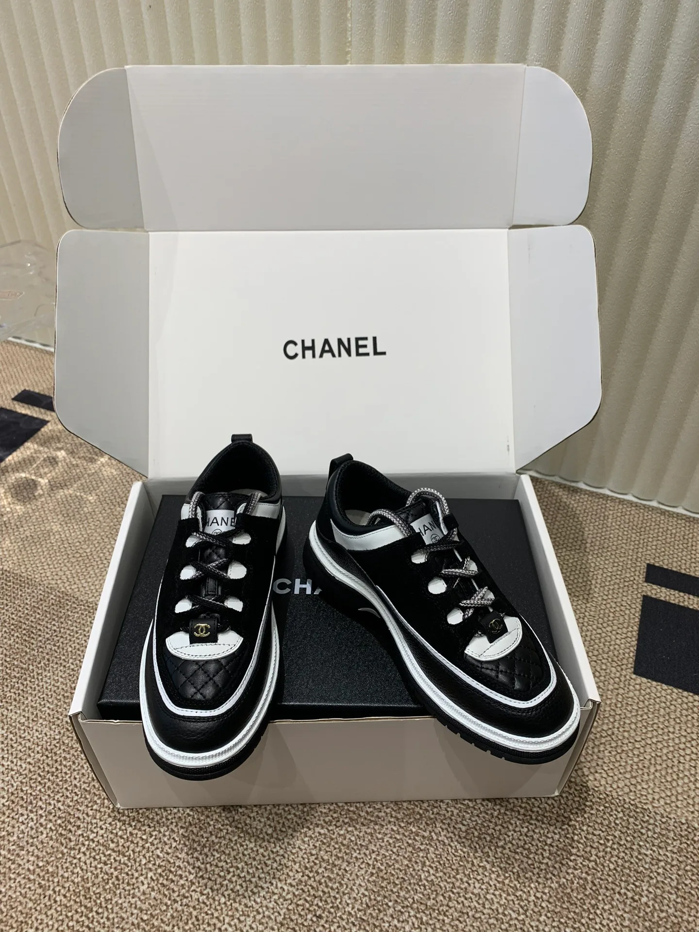 Кроссовки Женские Chanel 18677741