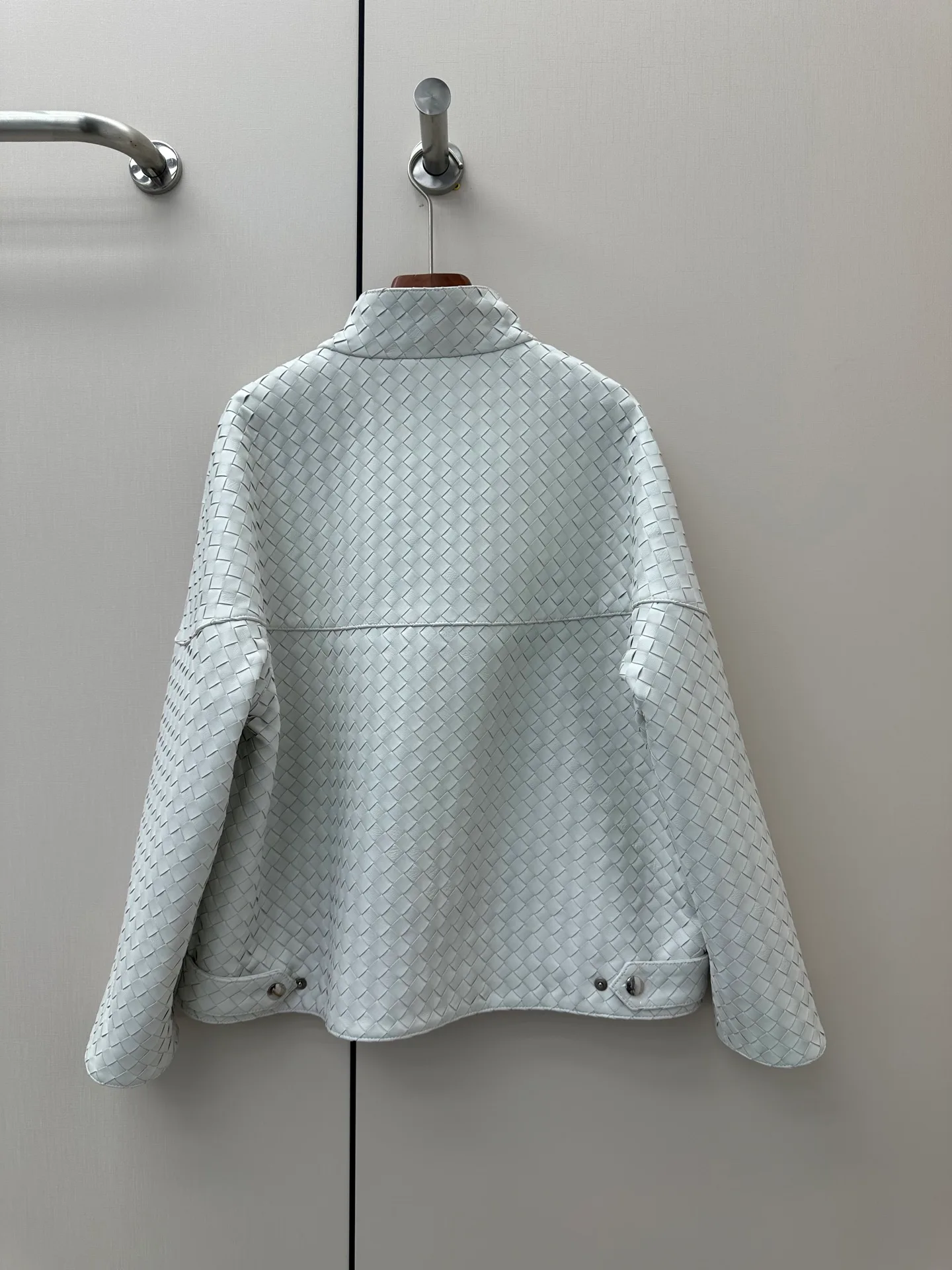 Кожаные Куртки И Дублёнки Женские Bottega Veneta 18061239