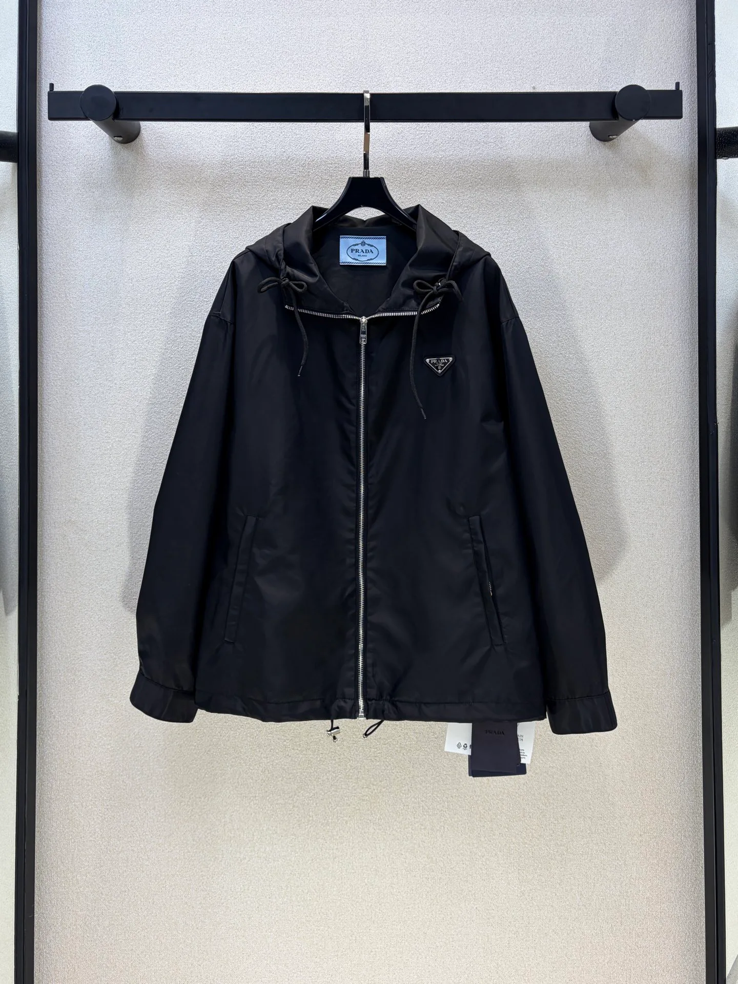 Куртки И Пуховики Женские Prada 18882537