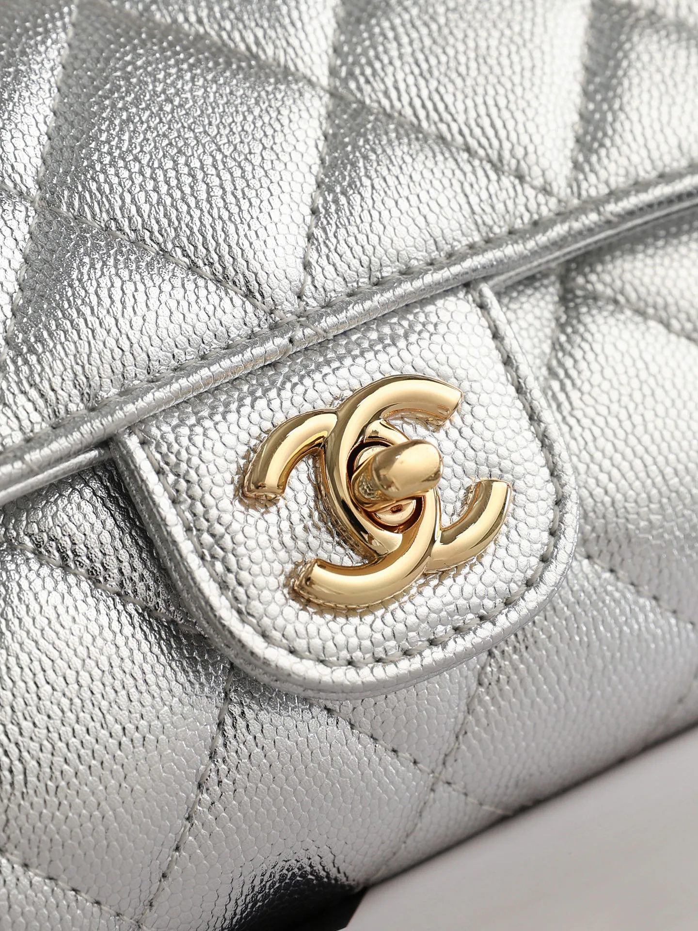 Классические Сумки Женские Chanel 18000333