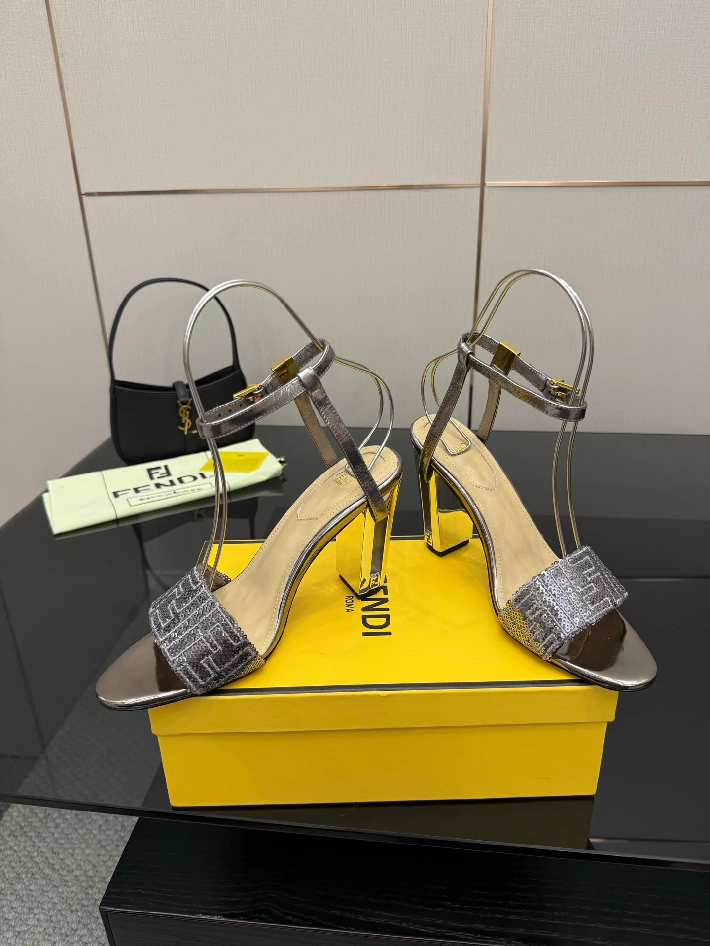 Босоножки Женские Fendi 47005