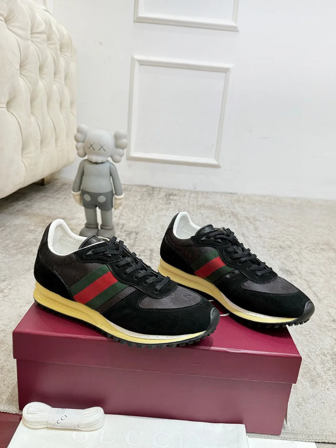 Кроссовки Женские Gucci 944877