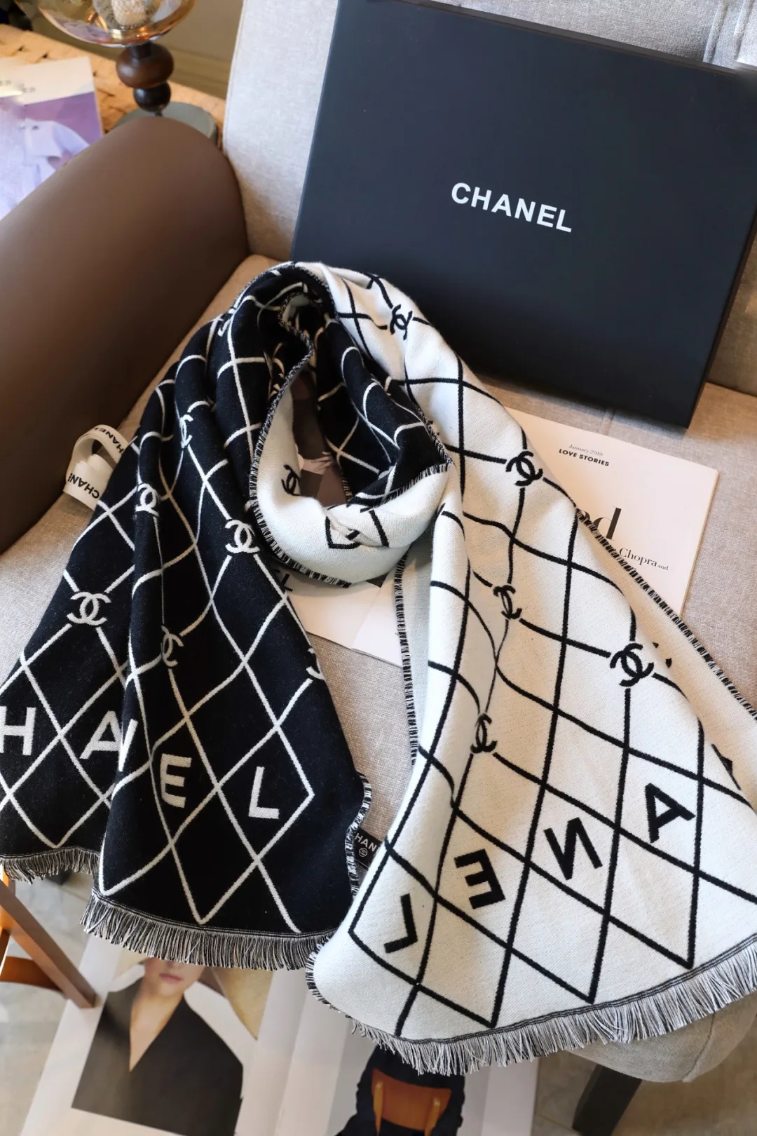 Шарфы Chanel 17885960