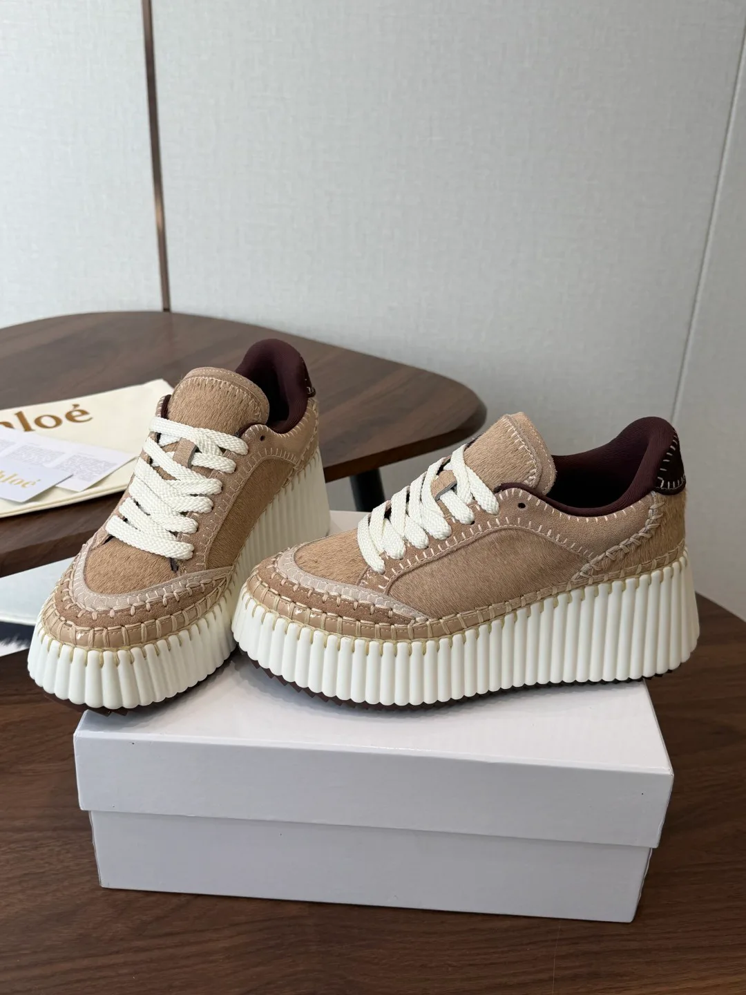 Кроссовки Женские Chloe 19539985