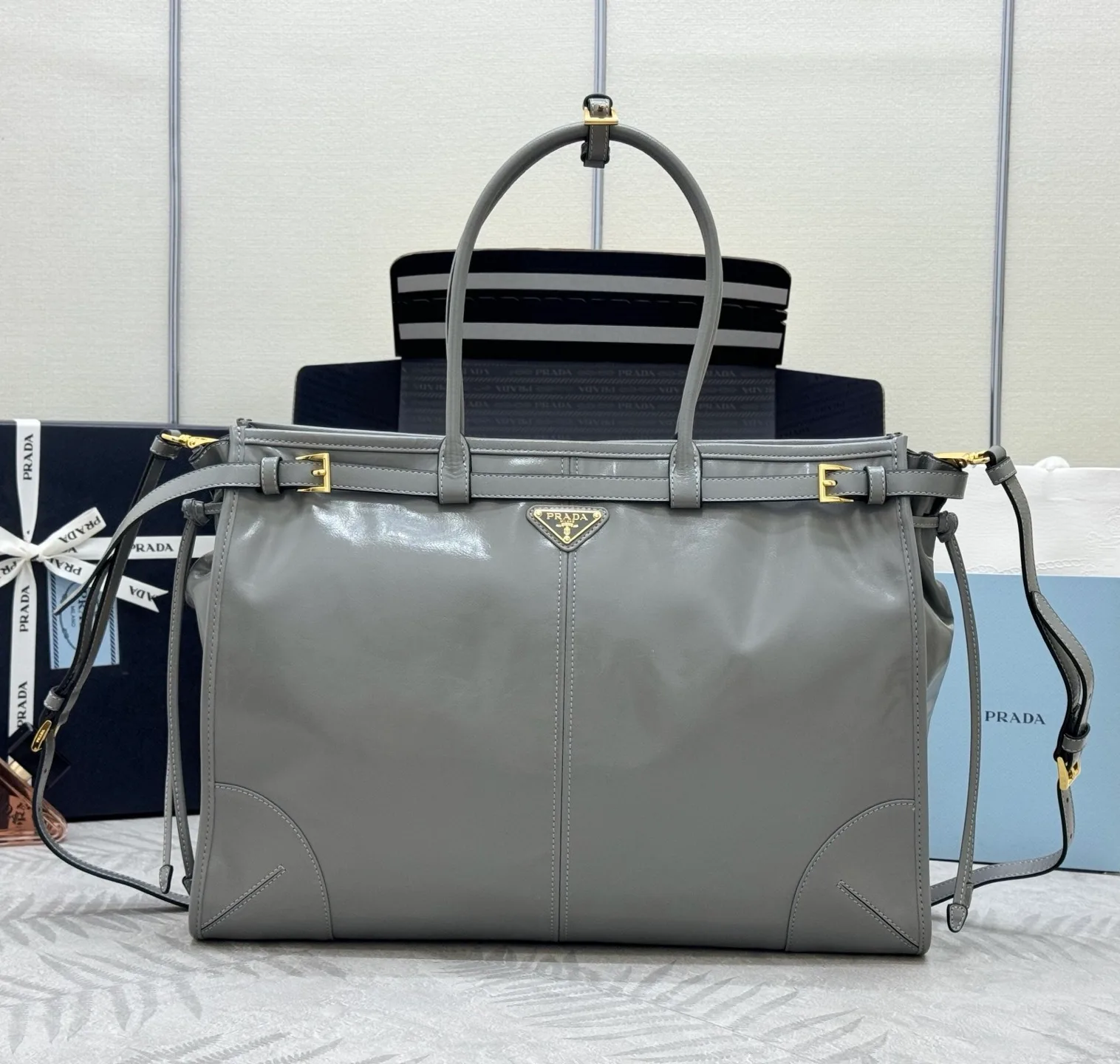 Классические Сумки Женские Prada 11462558