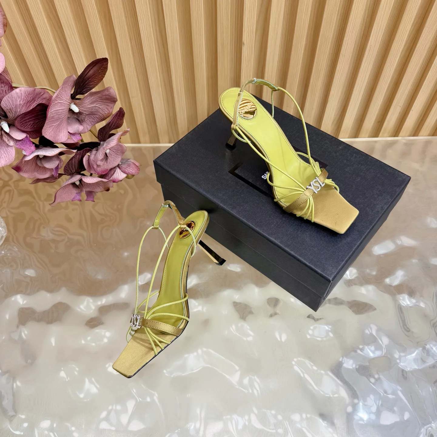 Босоножки Женские Saint Laurent 3892770