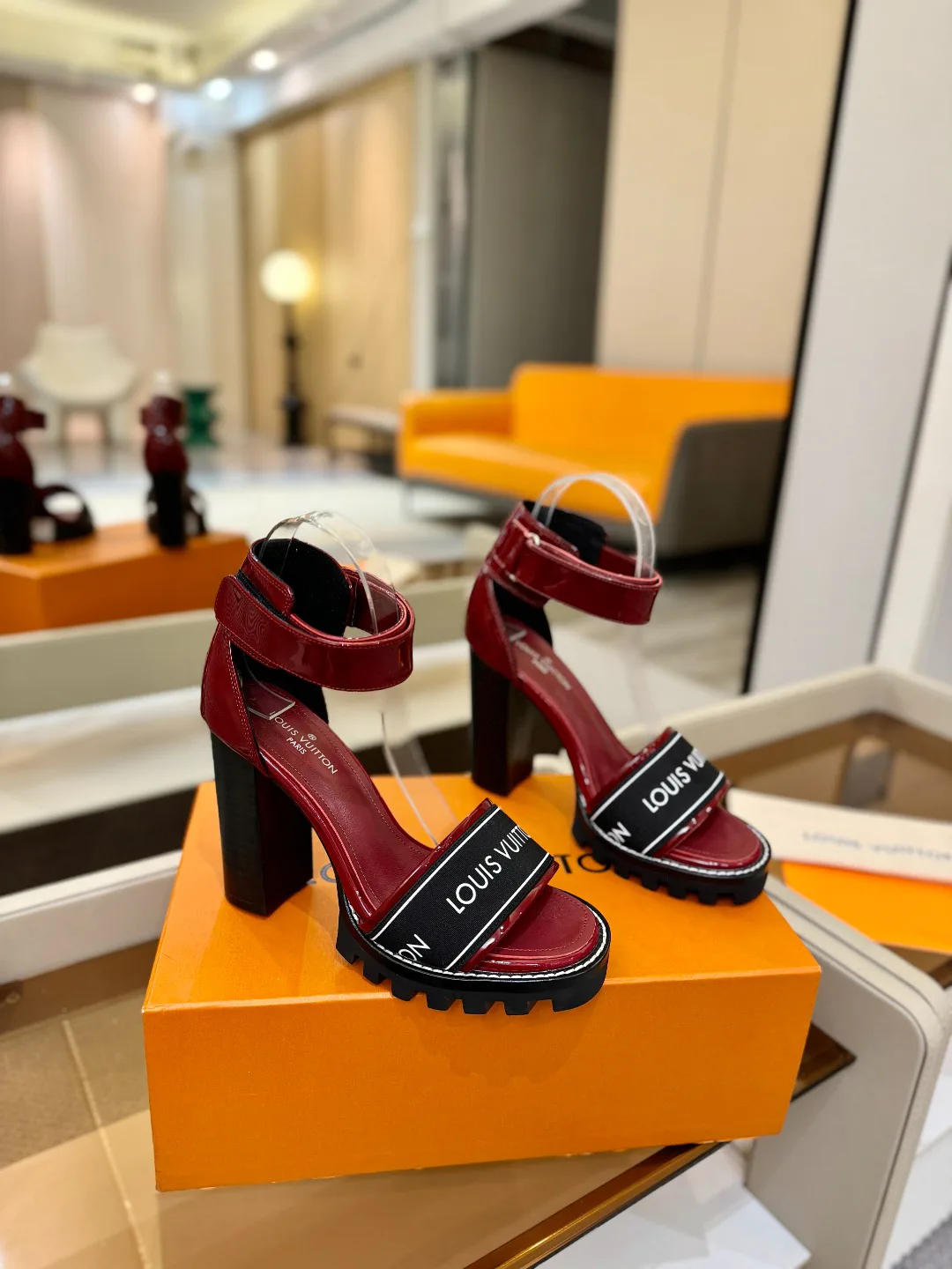 Босоножки Женские Louis Vuitton 10910222