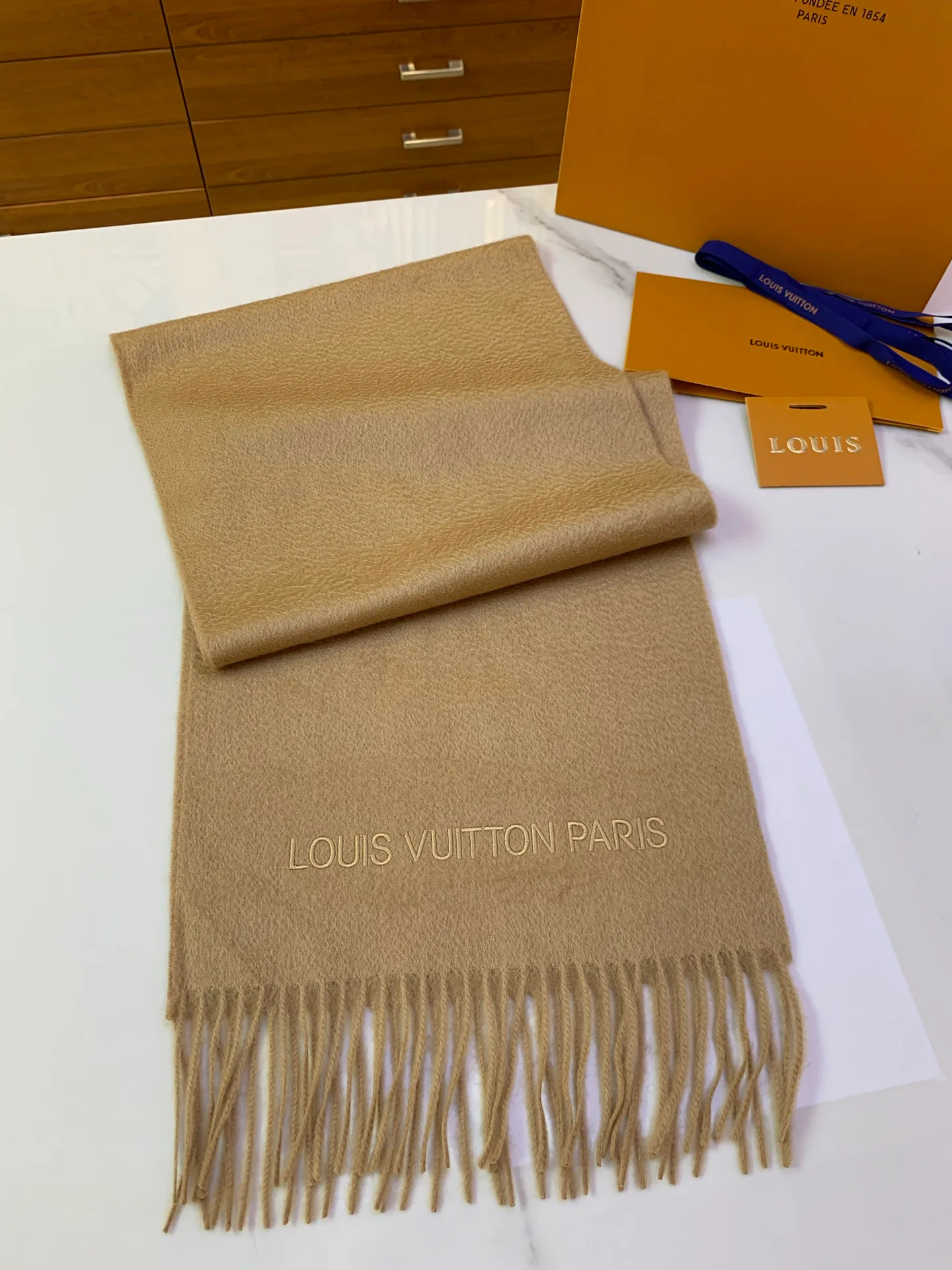 Шарфы Louis Vuitton 18637806